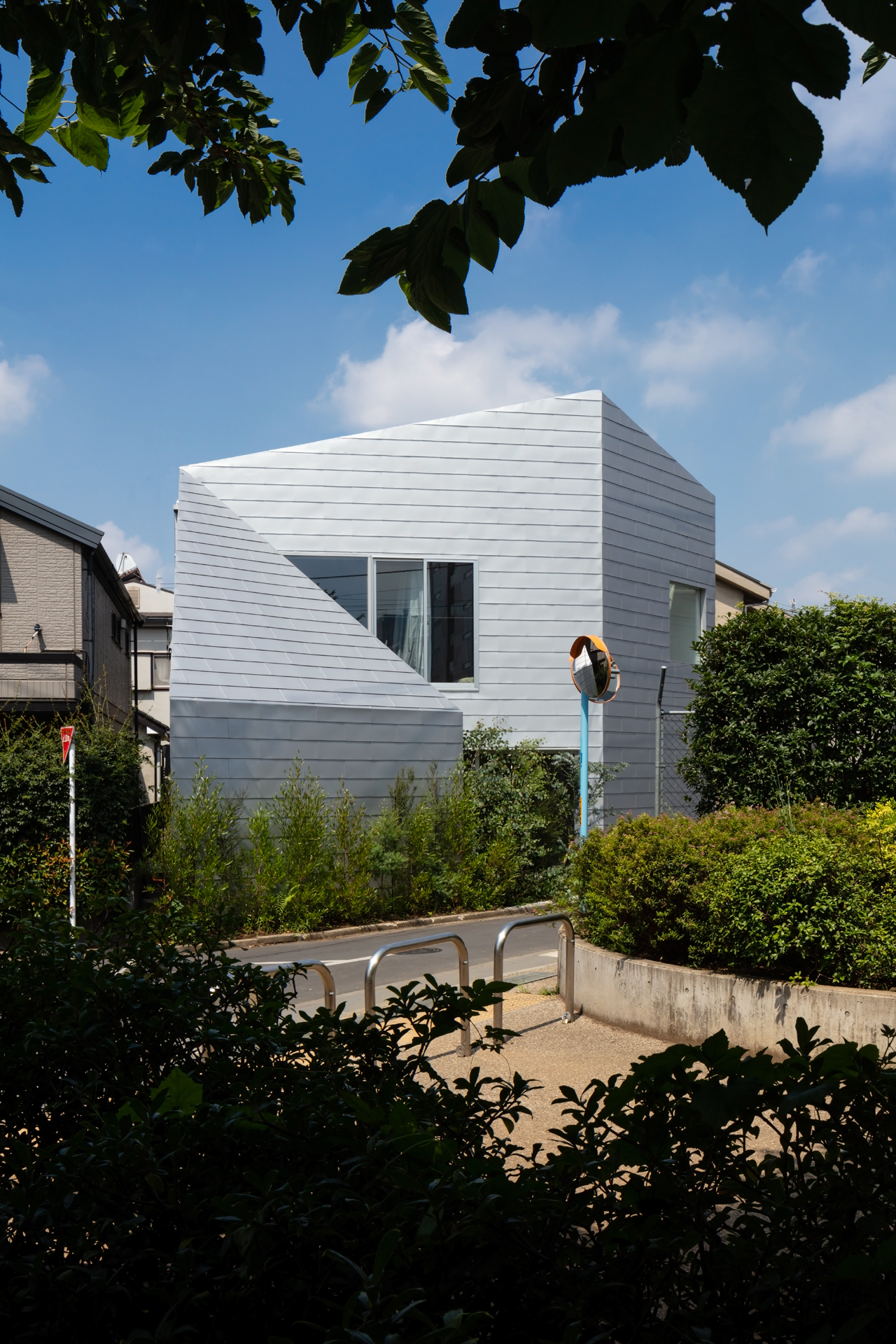 K2 House by Taketo Shimohigoshi / AAE