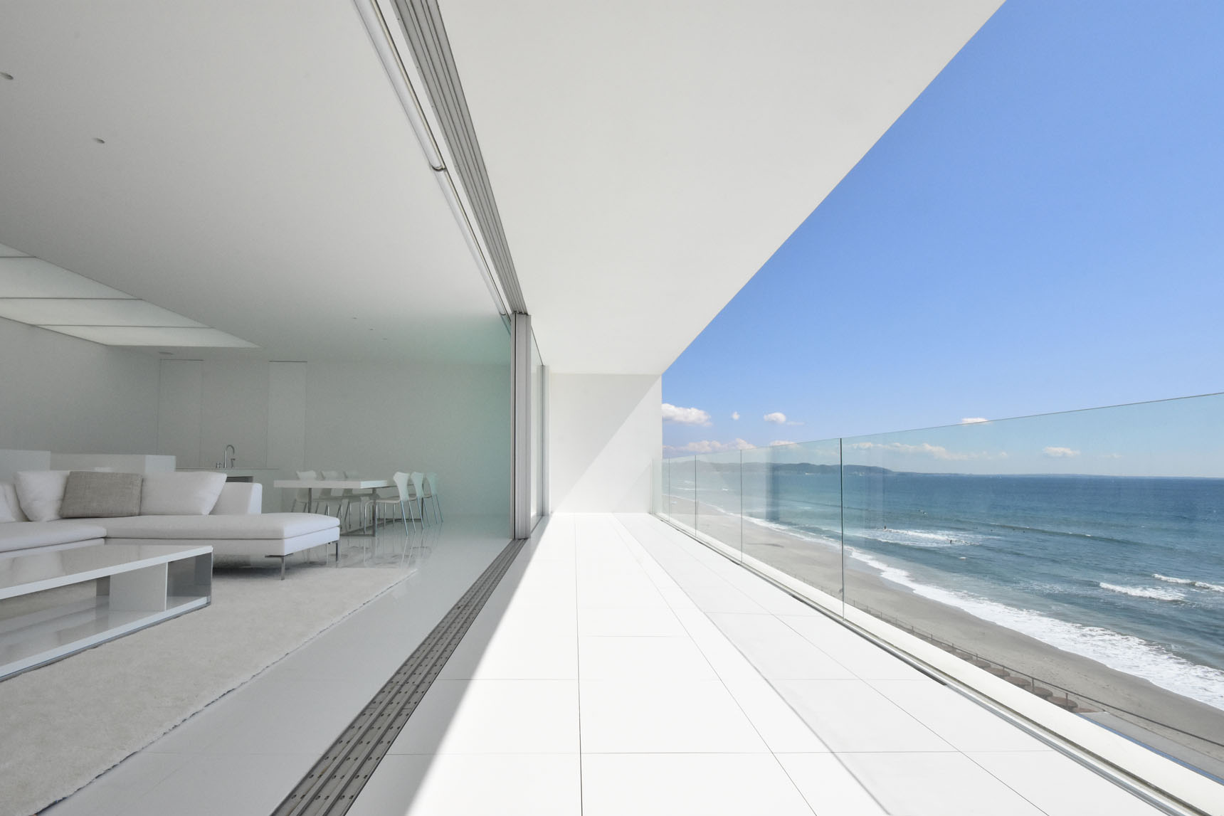 Seaside House by Shinichi Ogawa & Associates