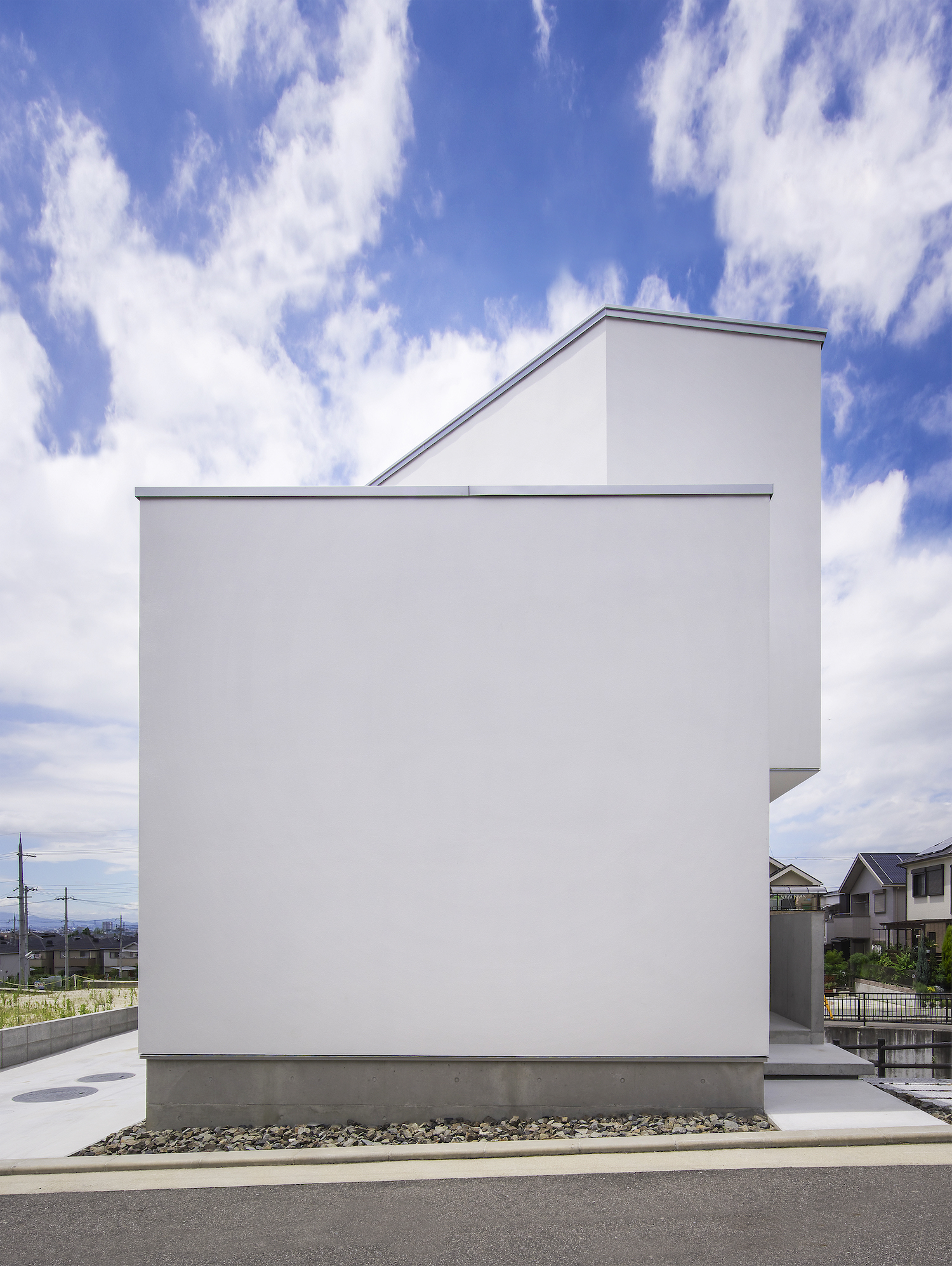 House in Tsuda by +Aao