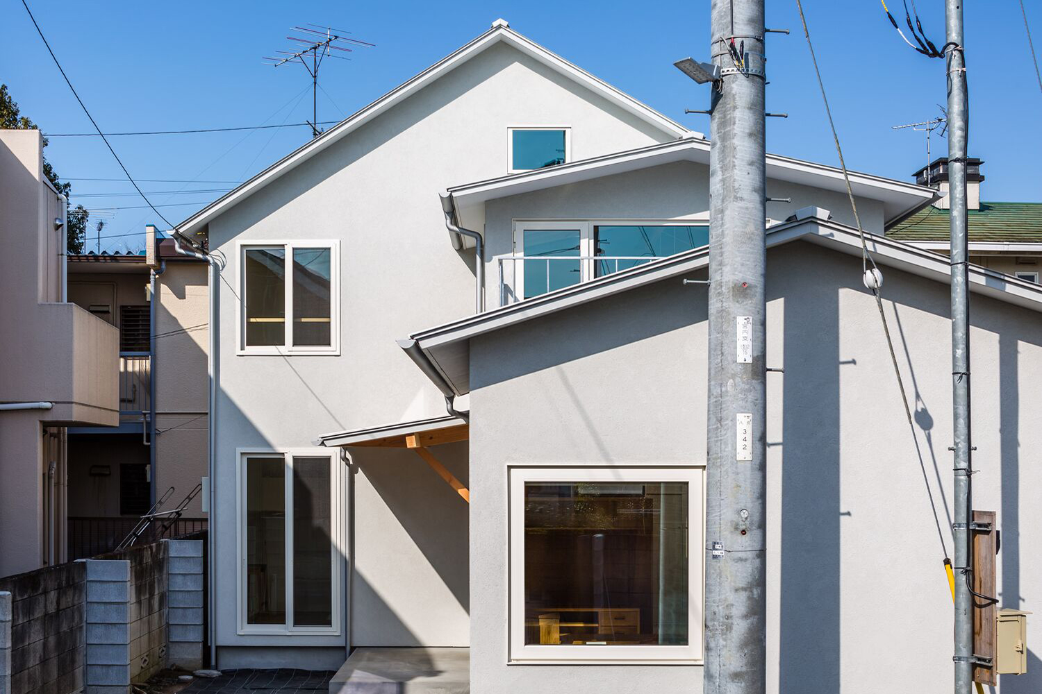 House in Motoyawata by SNARK + OUVI