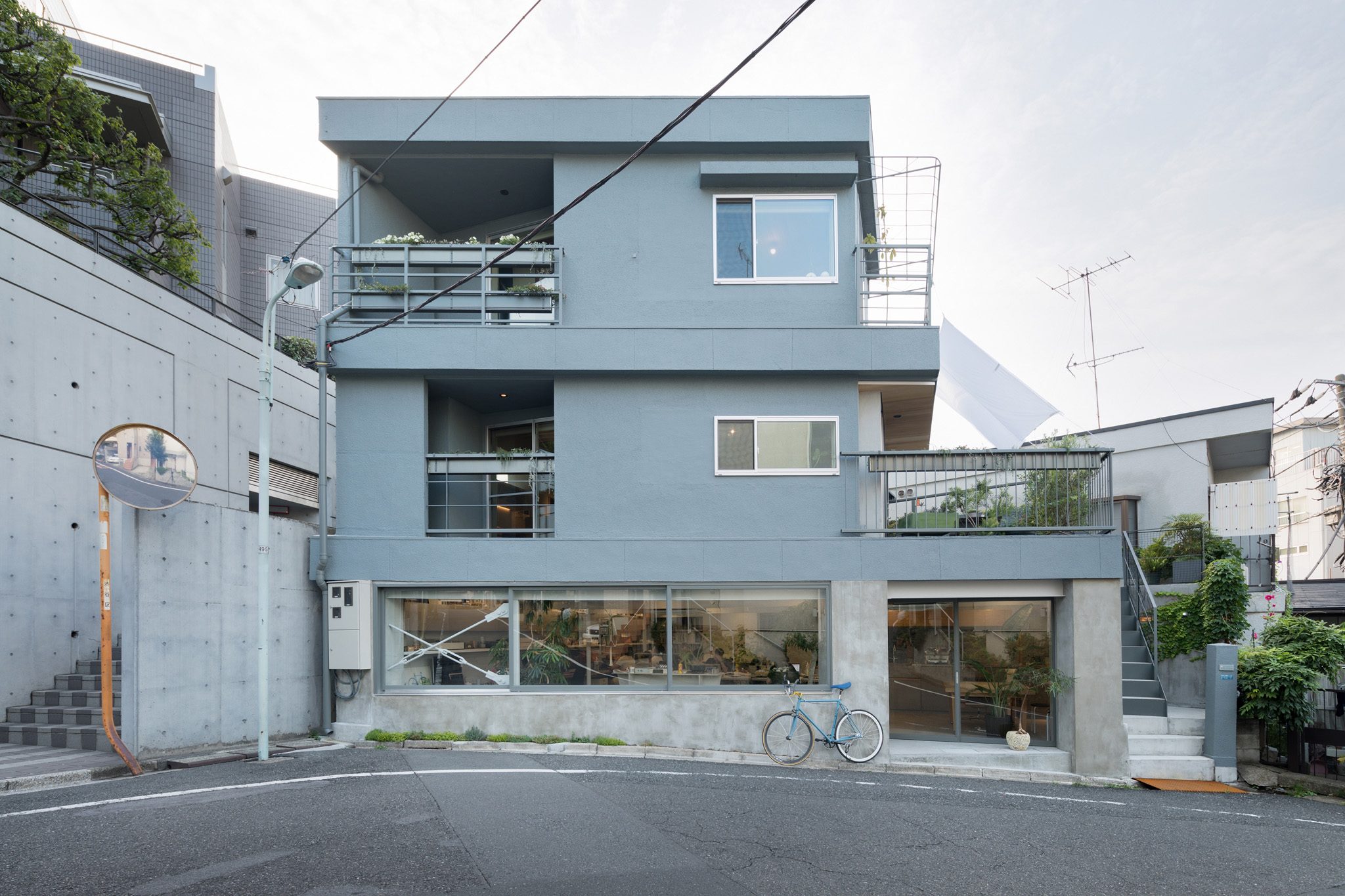 Kamiyami Residence by PUDDLE