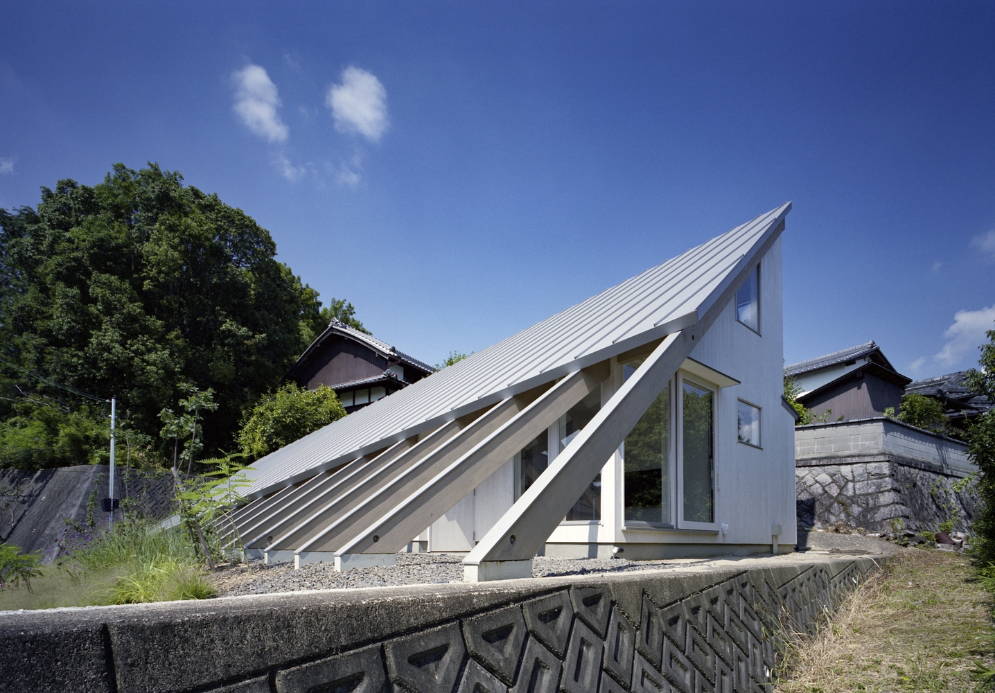 House in Gakuenmae by Fujiwaramuro Architects