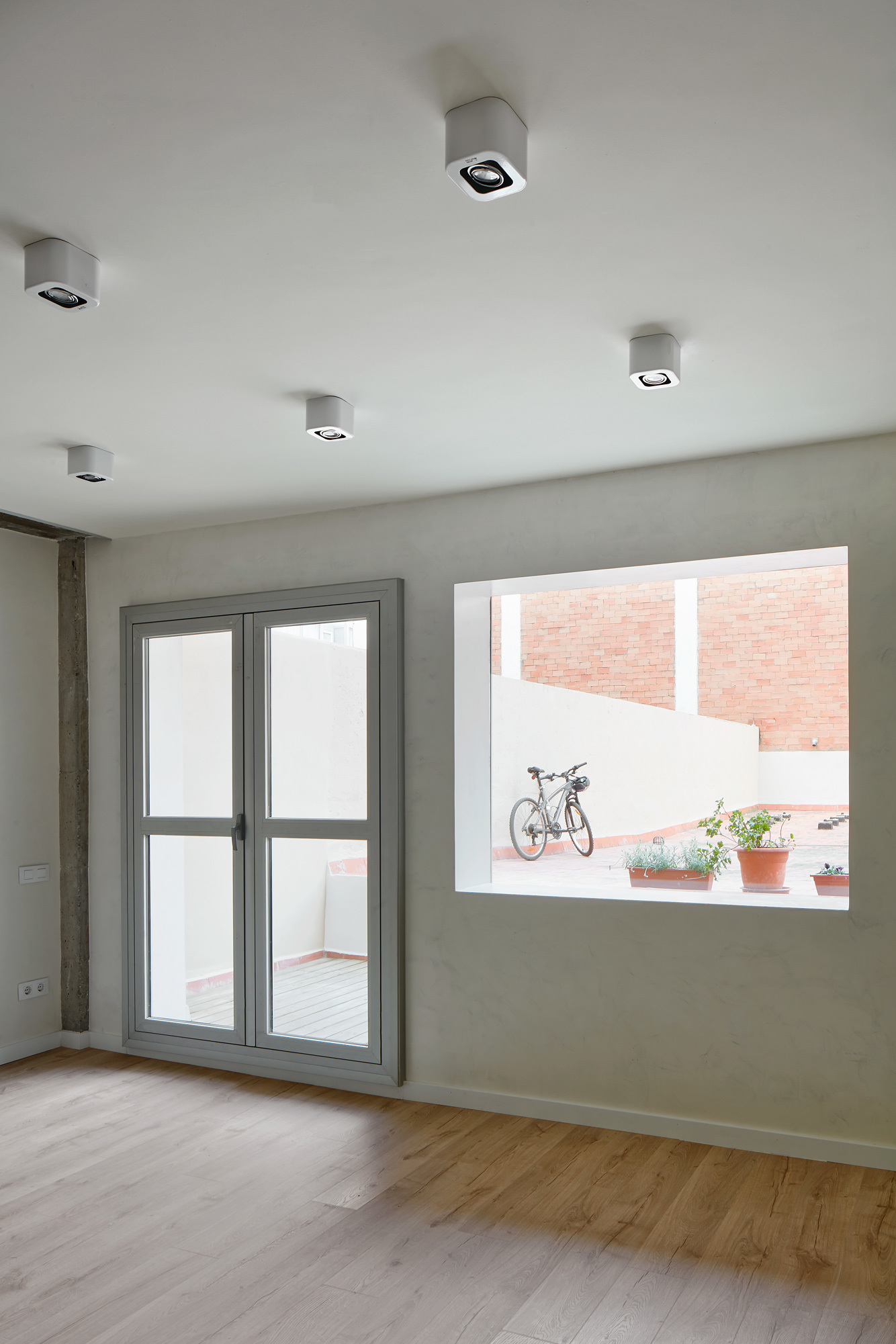 Corsega Apartment by RAS arquitectura