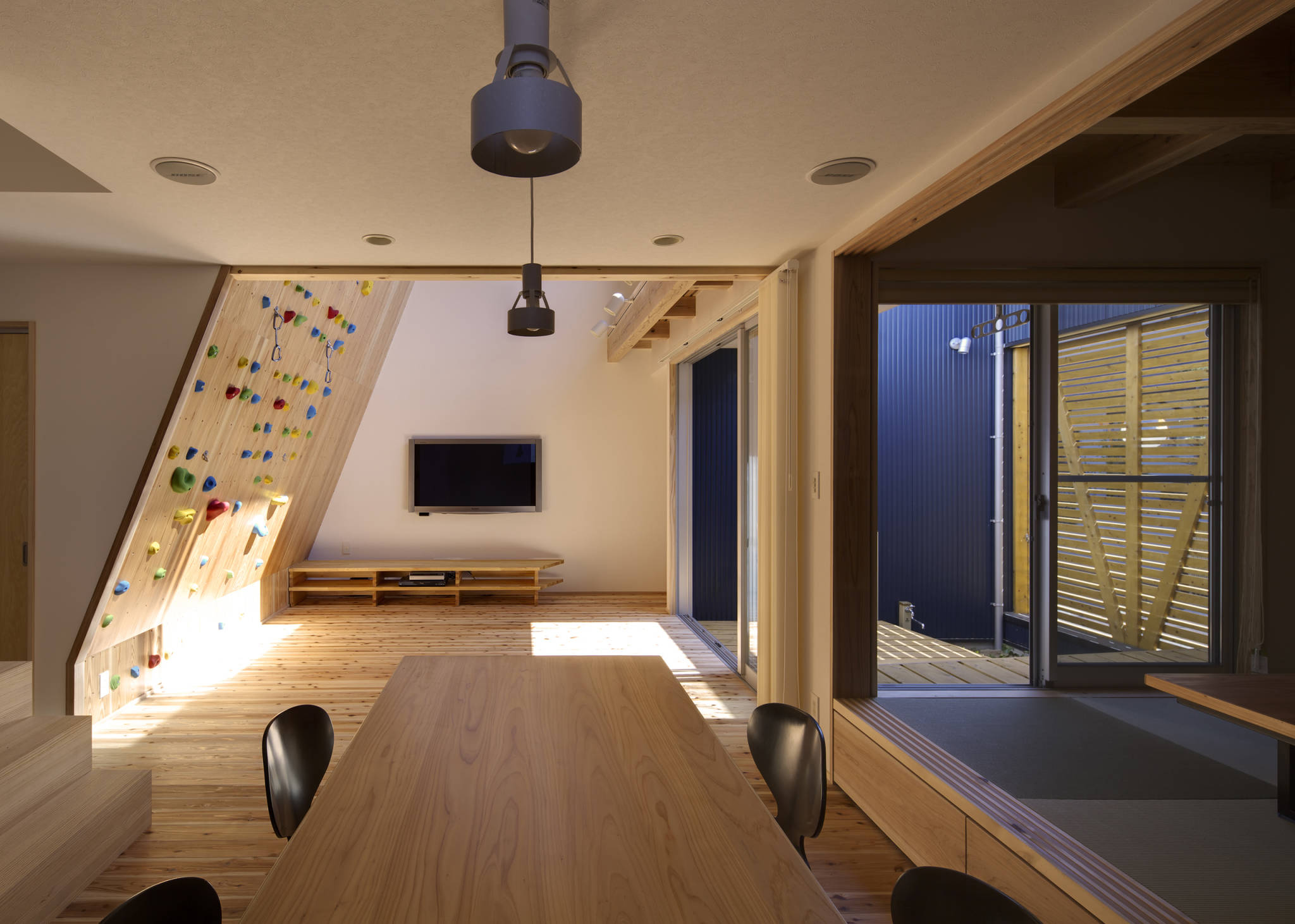 House with a Climbing Wall by Tadao Arishima Architects Office