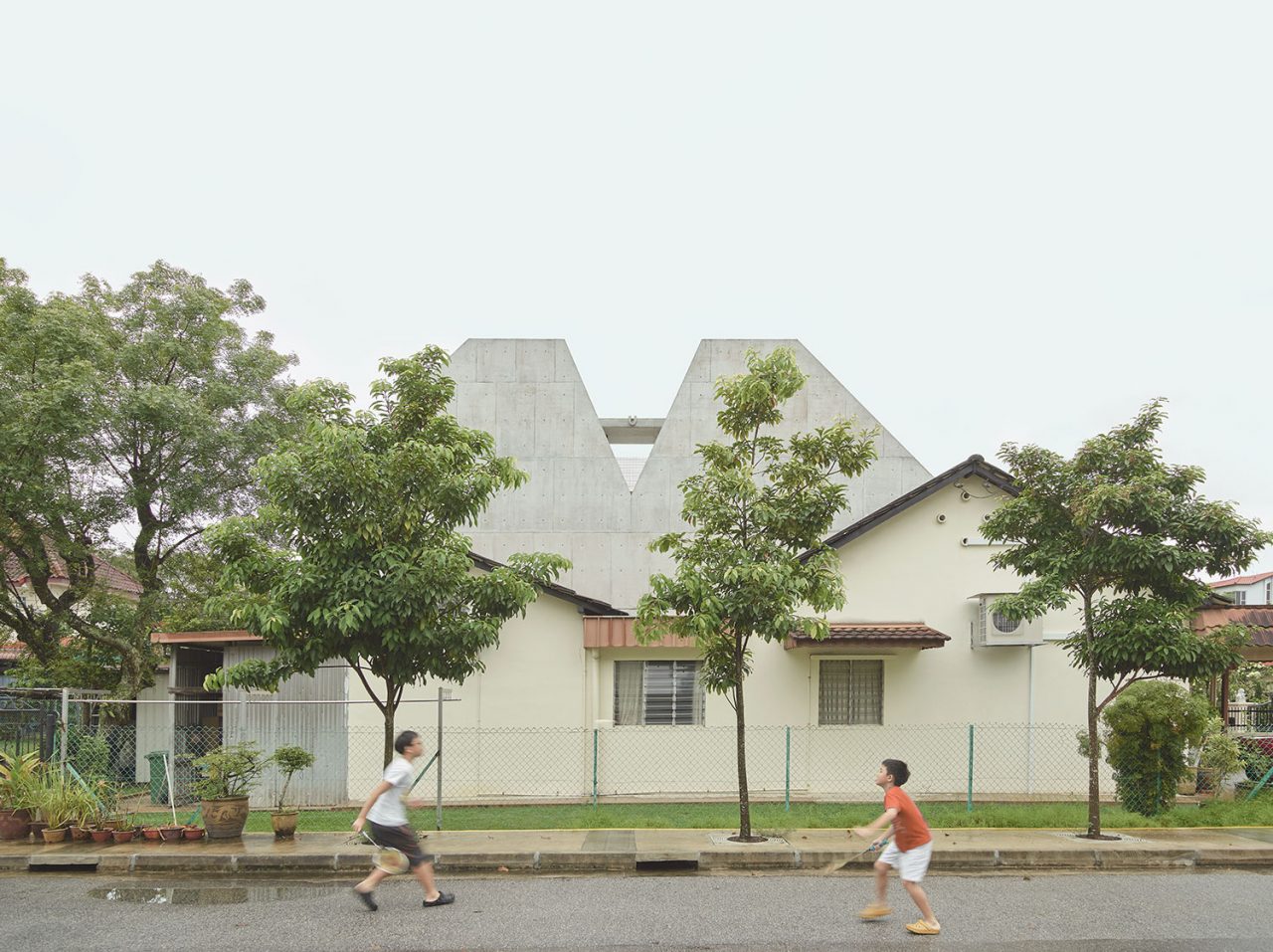 A Simple Terrace House by Pencil Office