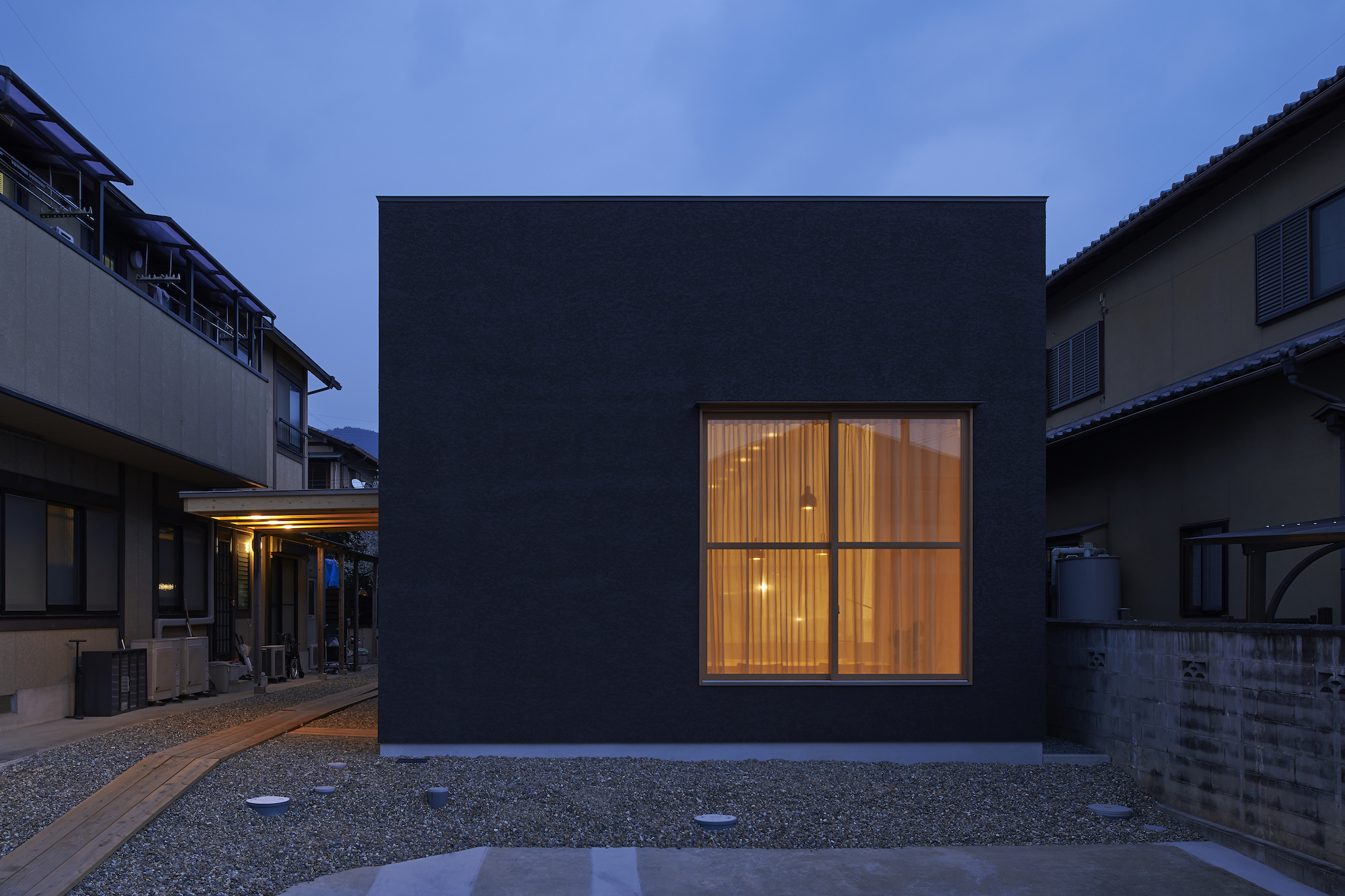 Office T by Matsunami Mitsutomo Architect & Associates