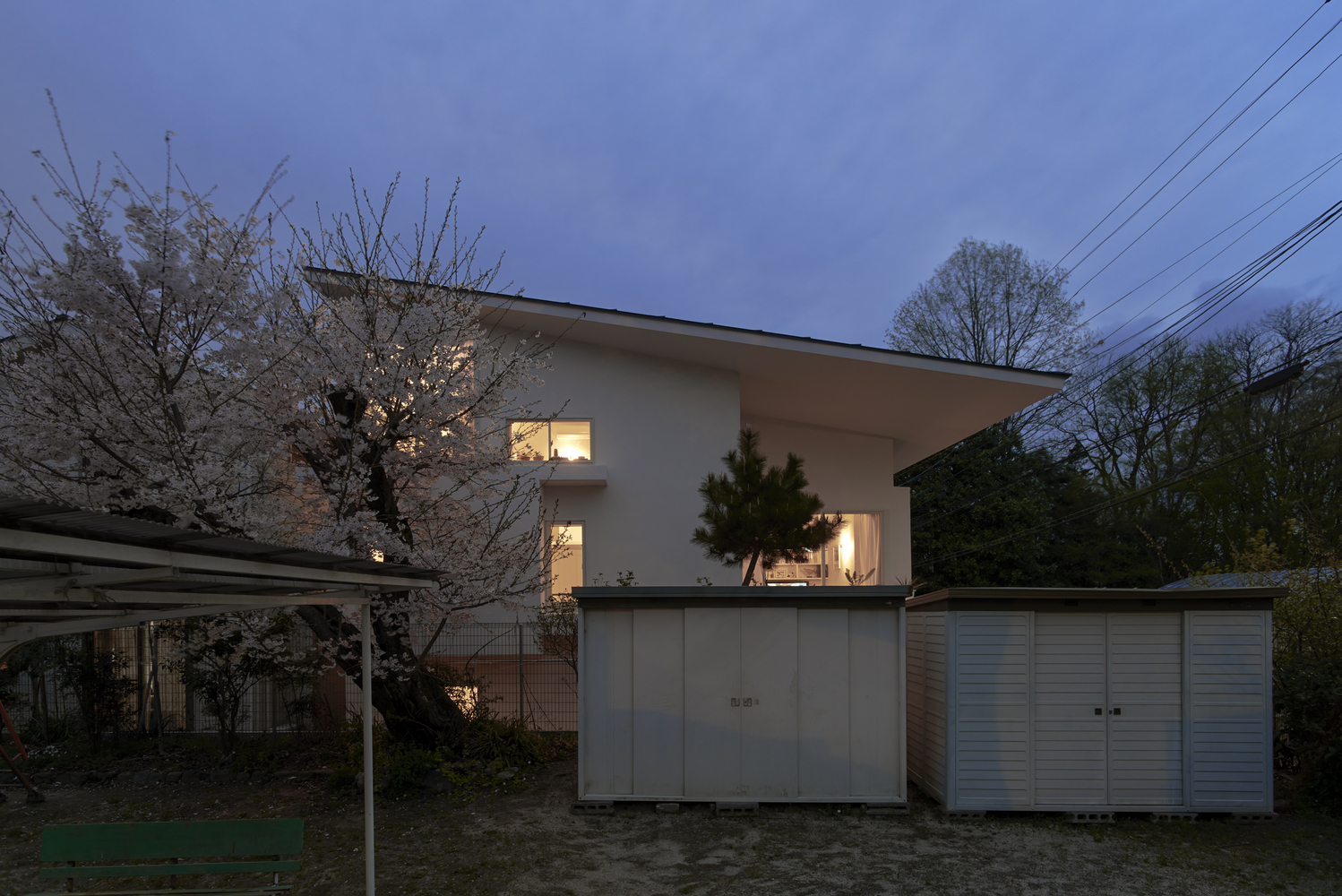 The Corner House in Kitashirakawa by UME architects