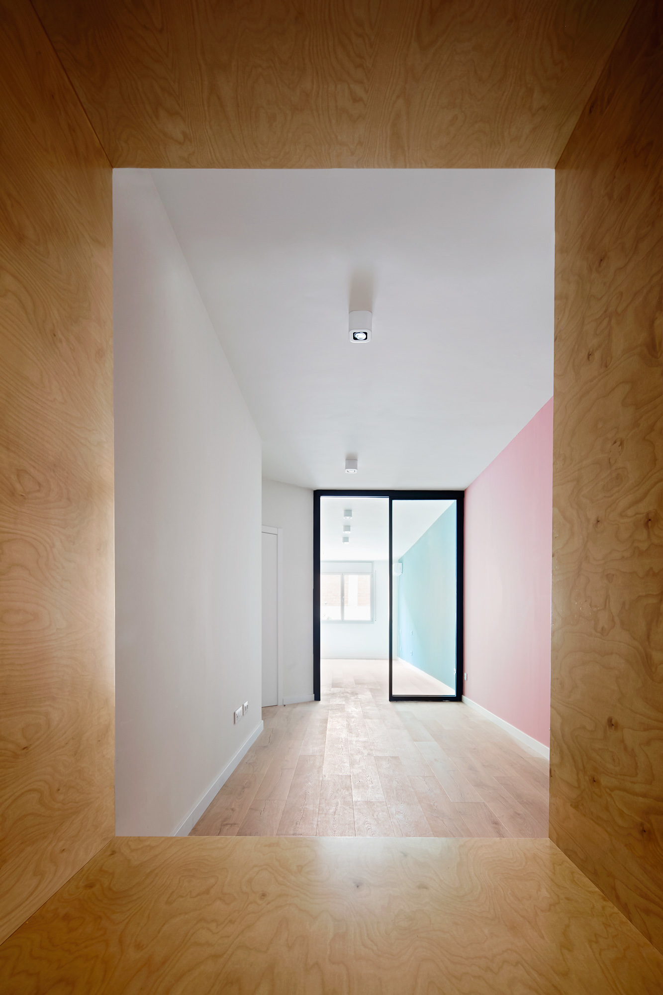 Corsega Apartment by RAS arquitectura