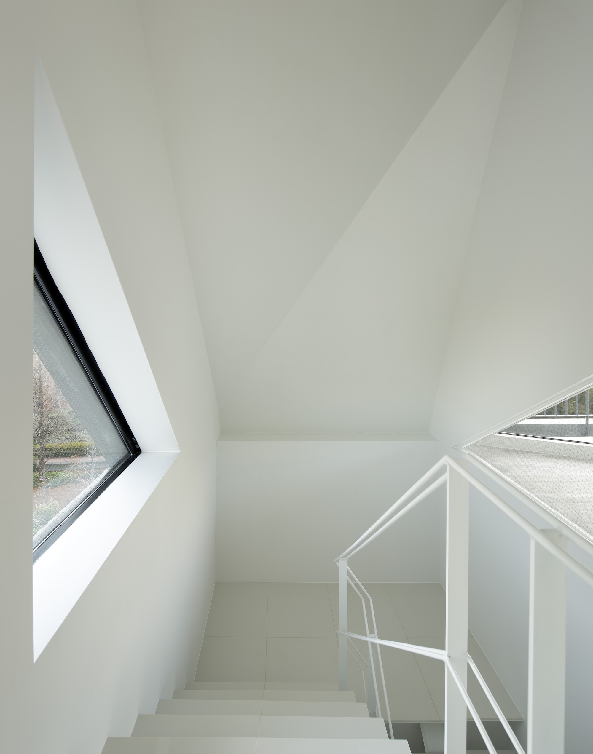 Folding Roof House by Ashida Architect & Associates