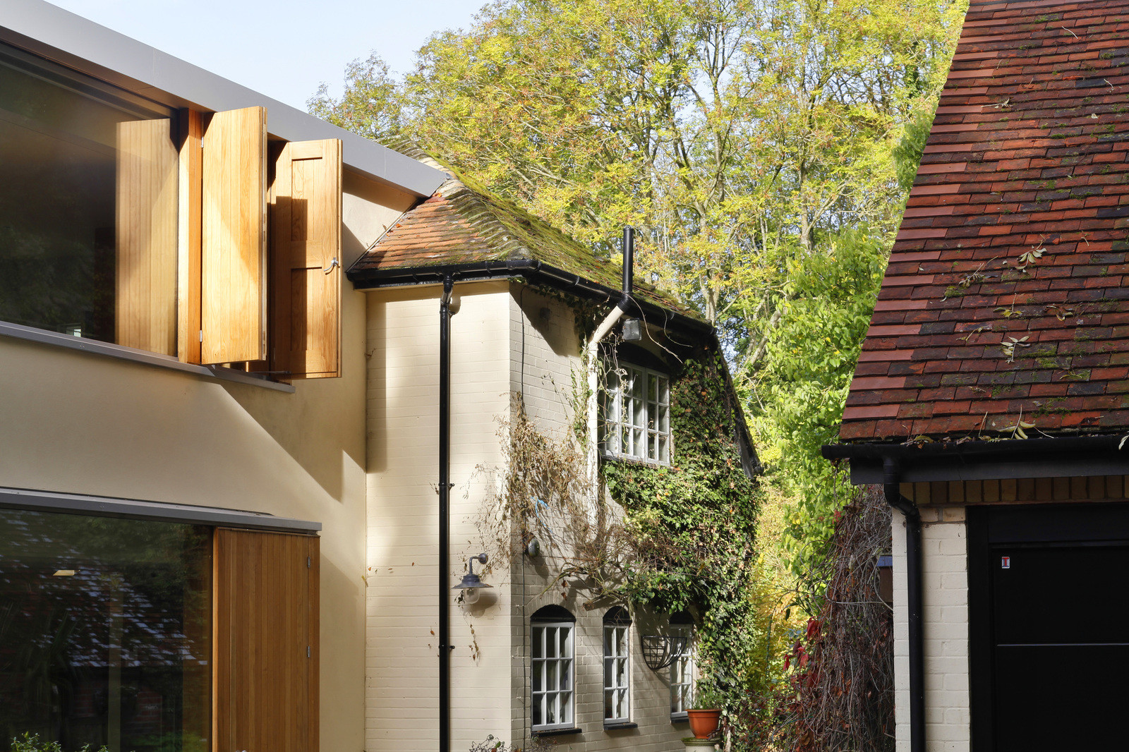 Cottage by Stephen Marshall Architects