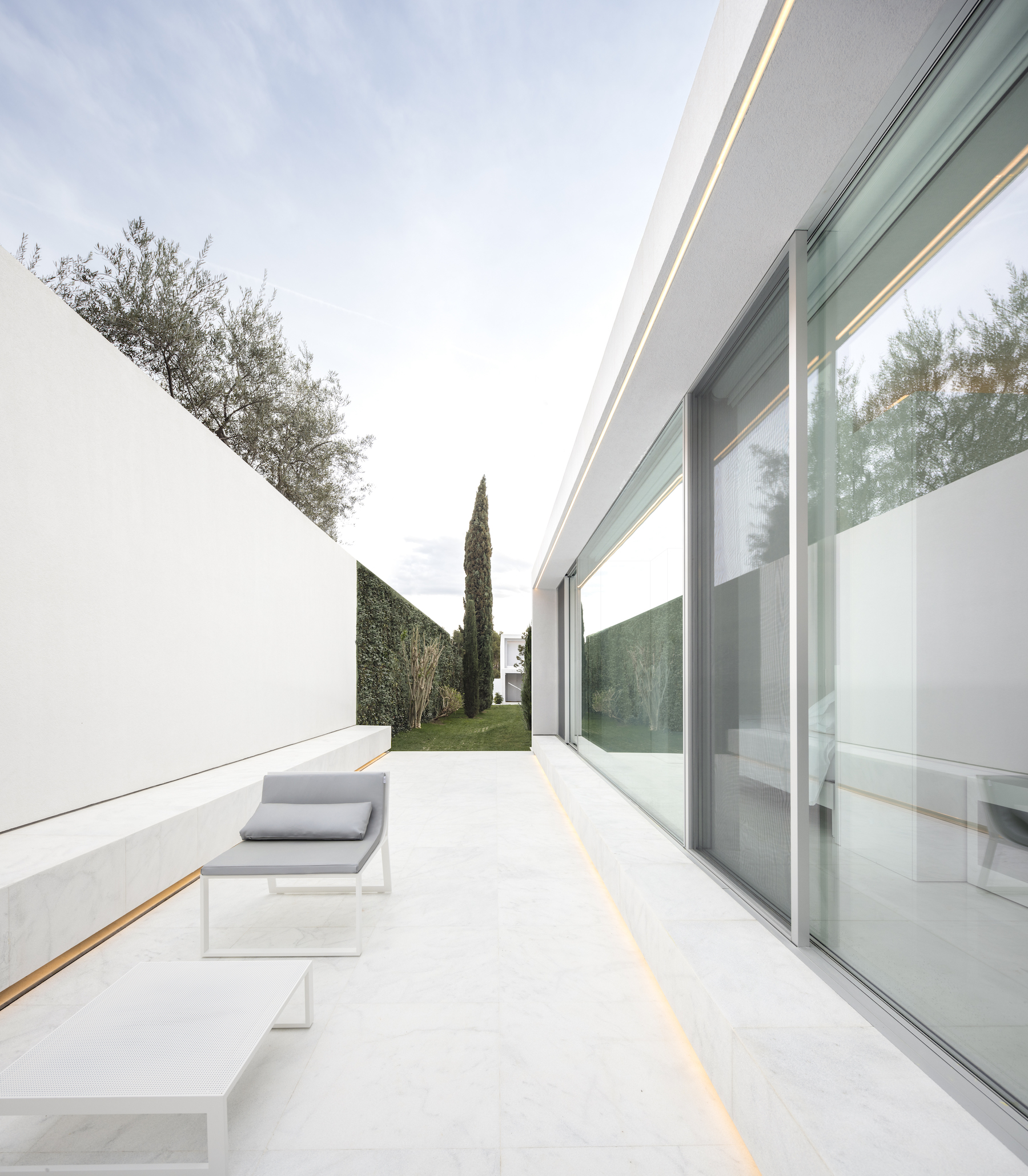 Guest Pavilion by Fran Silvestre Arquitectos