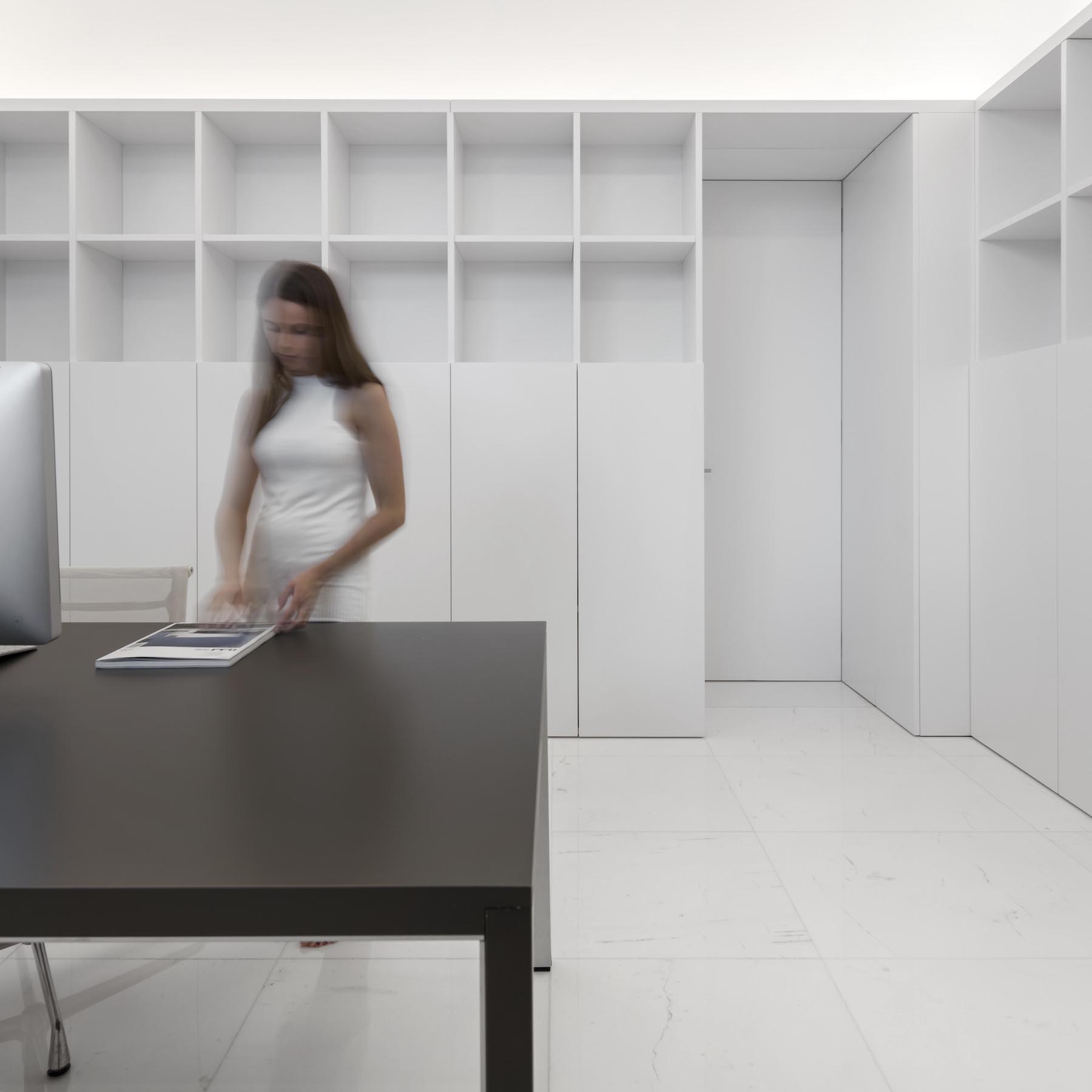 House Between the Pine Forest by Fran Silvestre Arquitectos