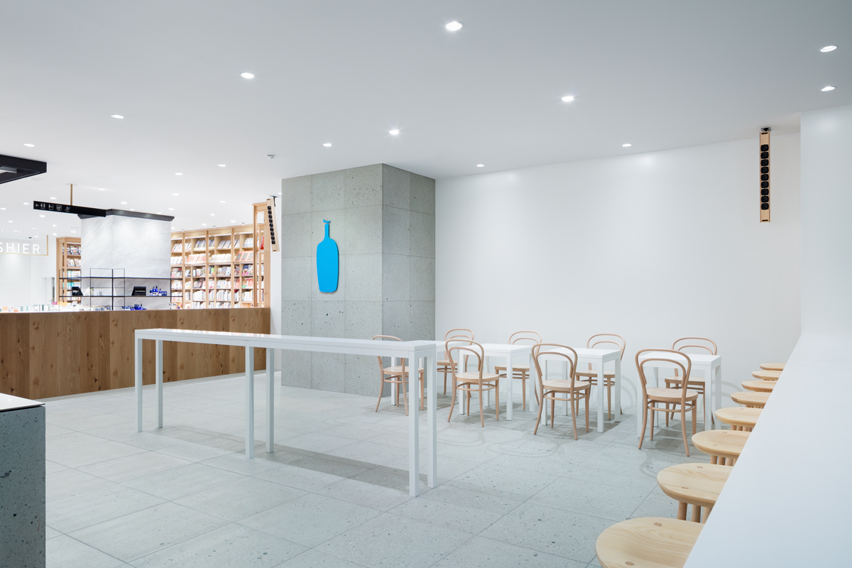 Blue Bottle Coffee Shinagawa Cafe by Schemata Architects