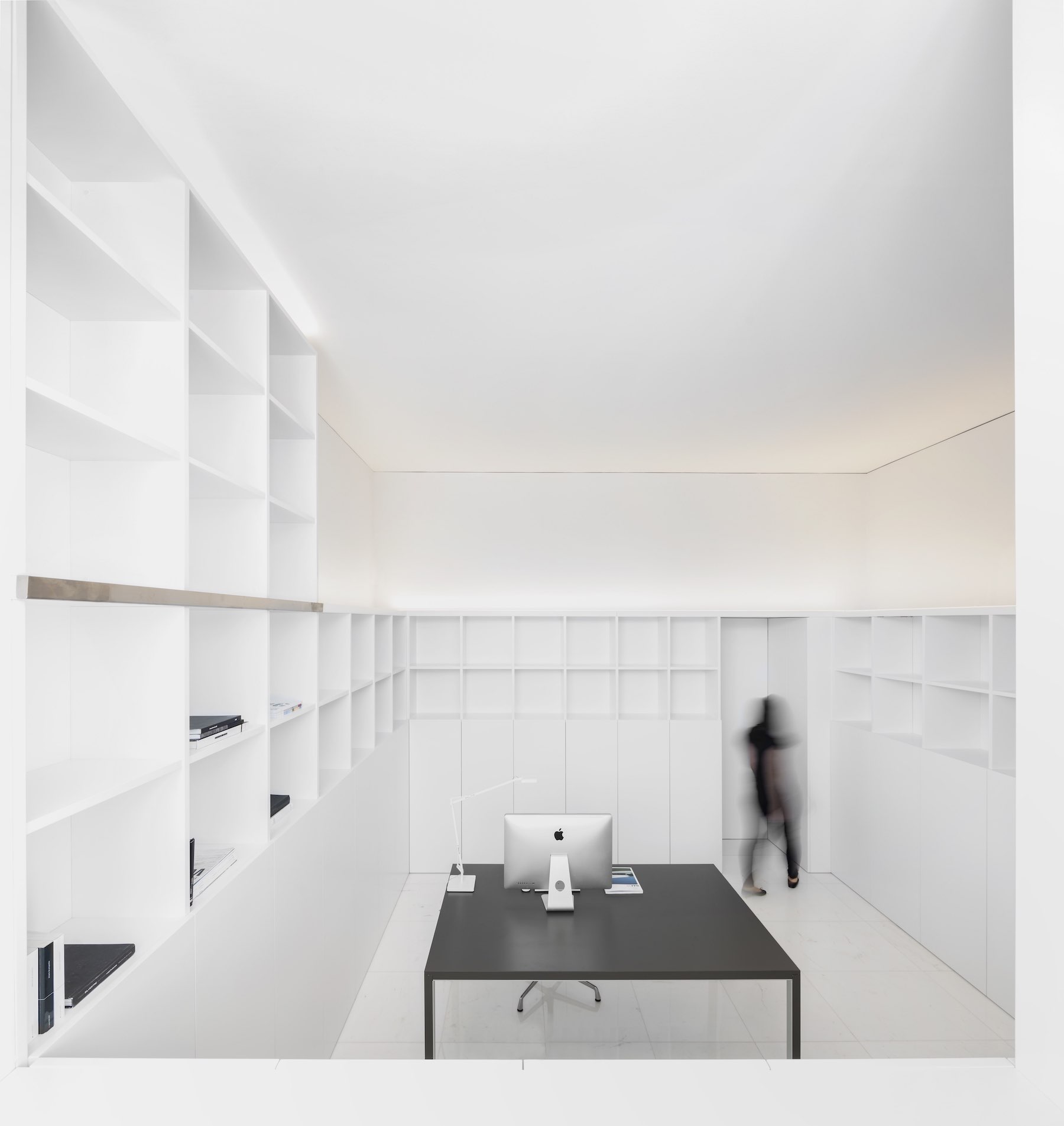 House Between the Pine Forest by Fran Silvestre Arquitectos