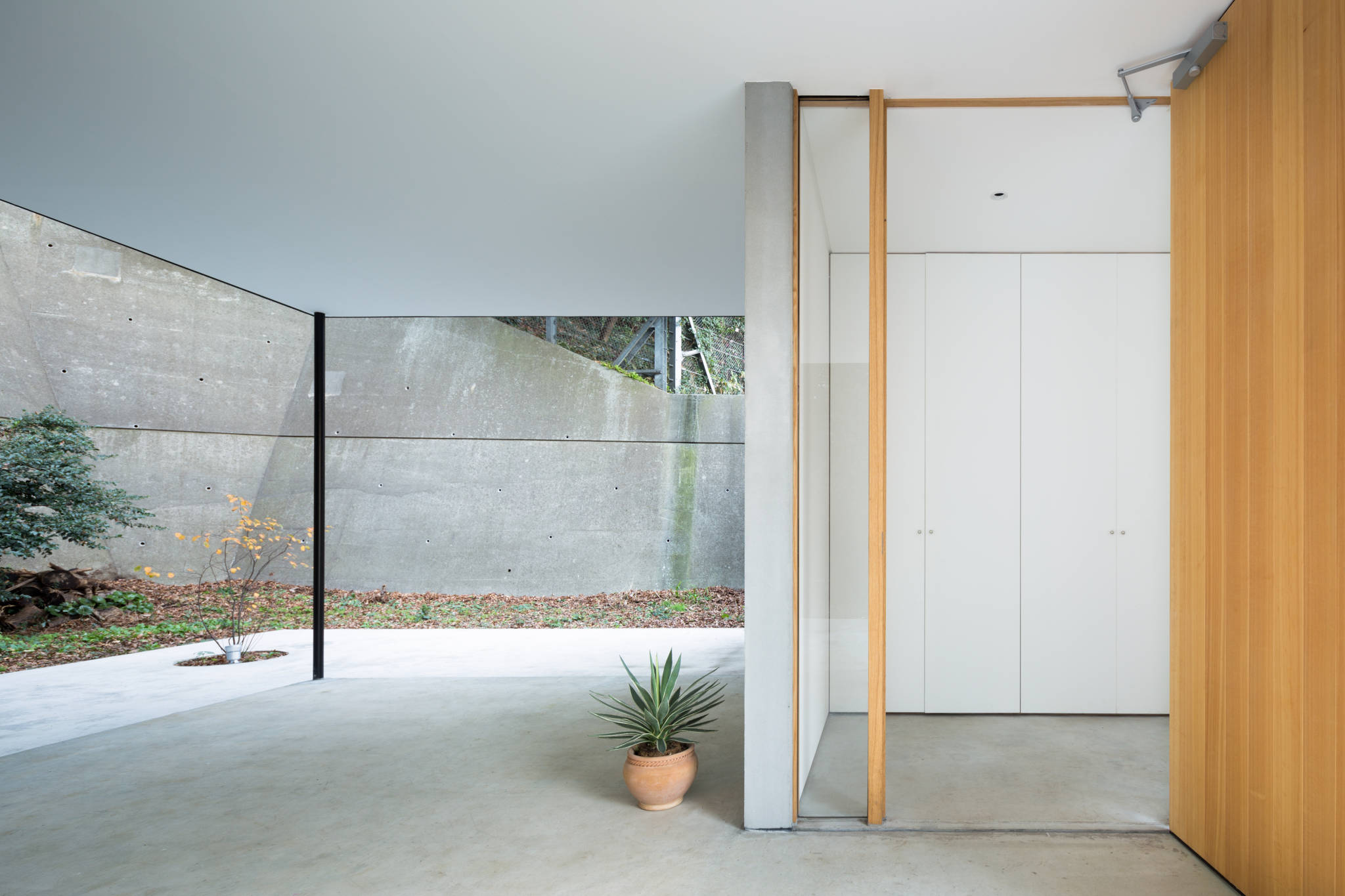 House in Yokosuka by Takashi Kurihara Architects