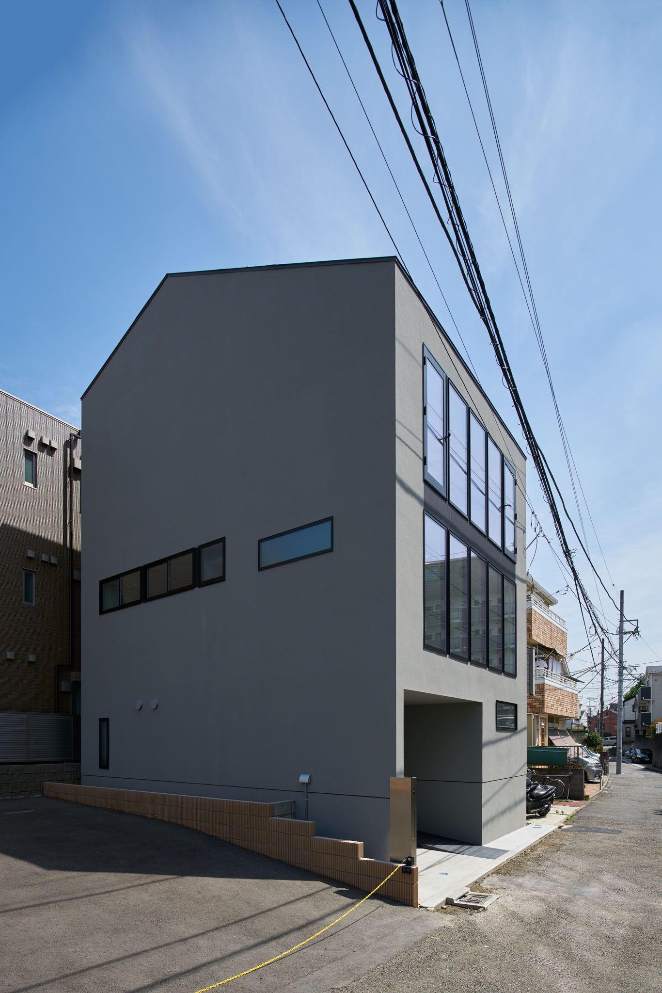 House in Nakamaruko by PANDA
