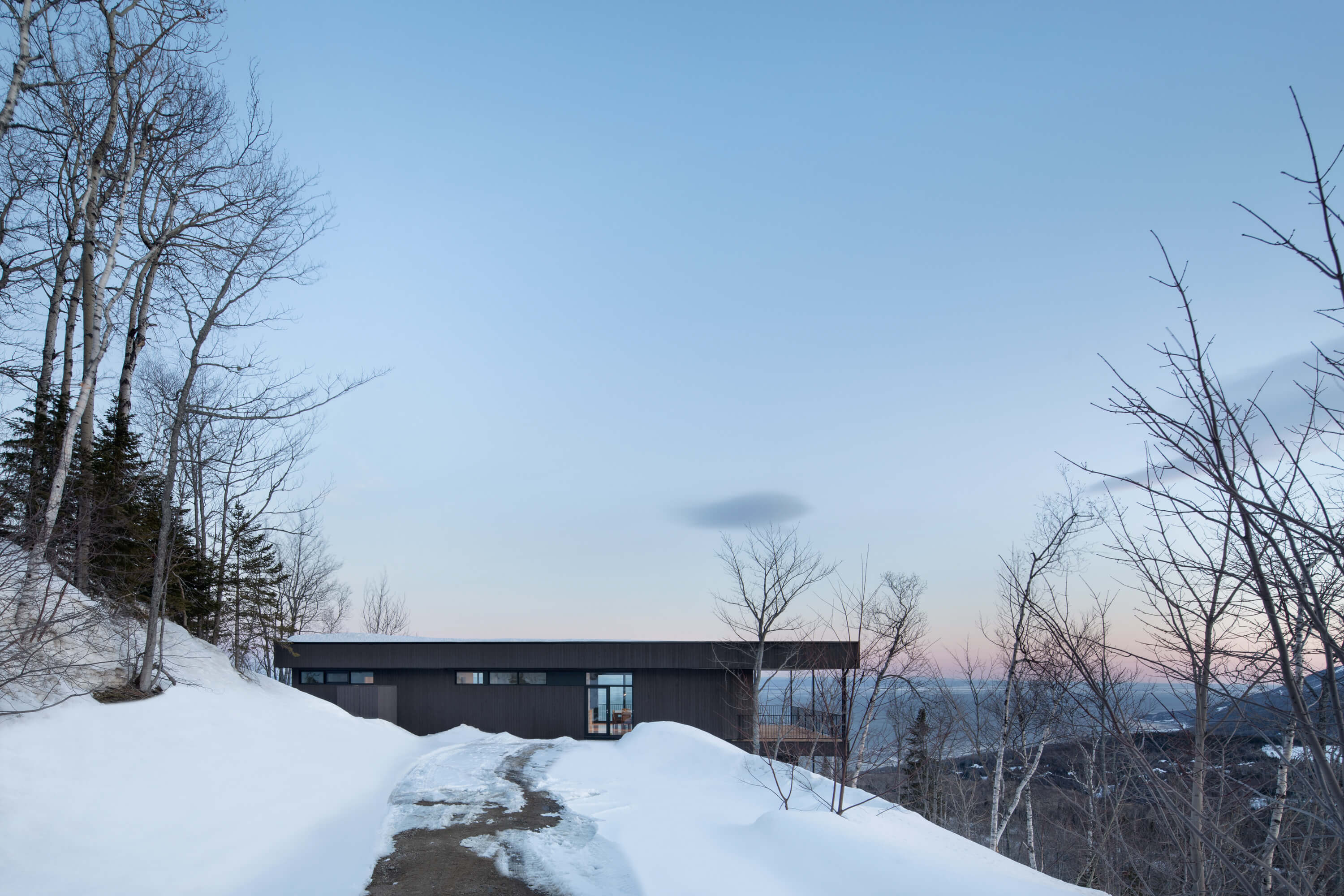 Residence Long View by Bourgeois / Lechasseur Architects