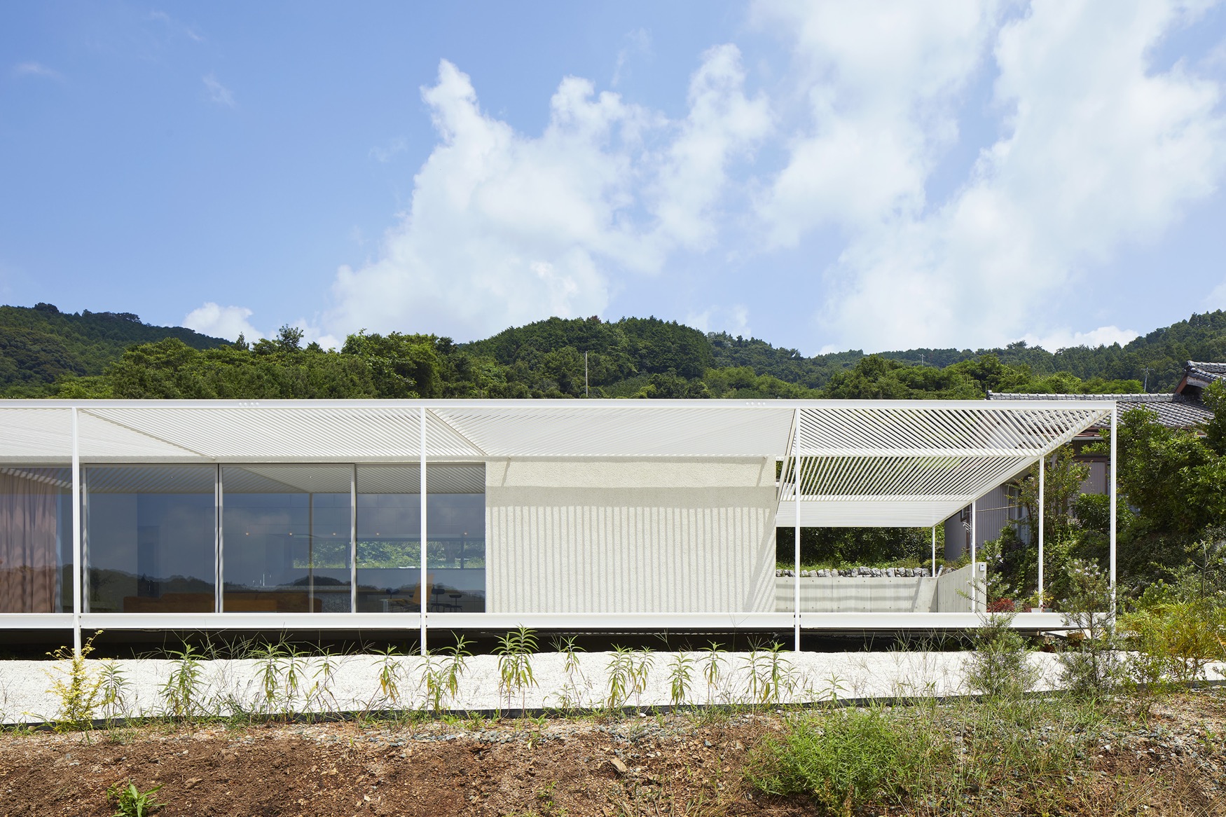 House in Shiraiwa by 2id Architects