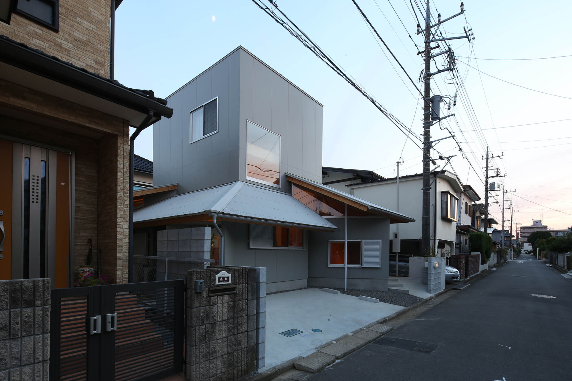 Courtyard House by MATSUOKASATOSHITAMURAYUKI