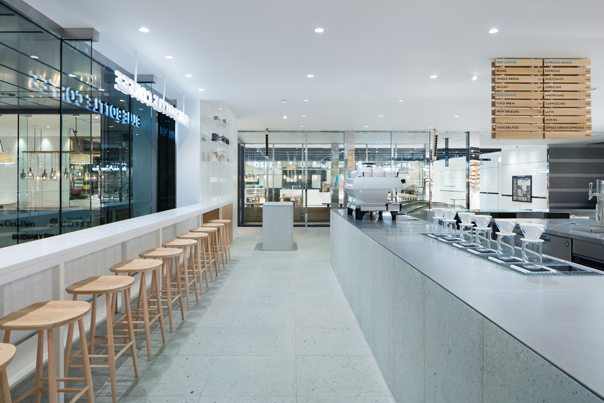 Blue Bottle Coffee Shinagawa Cafe by Schemata Architects