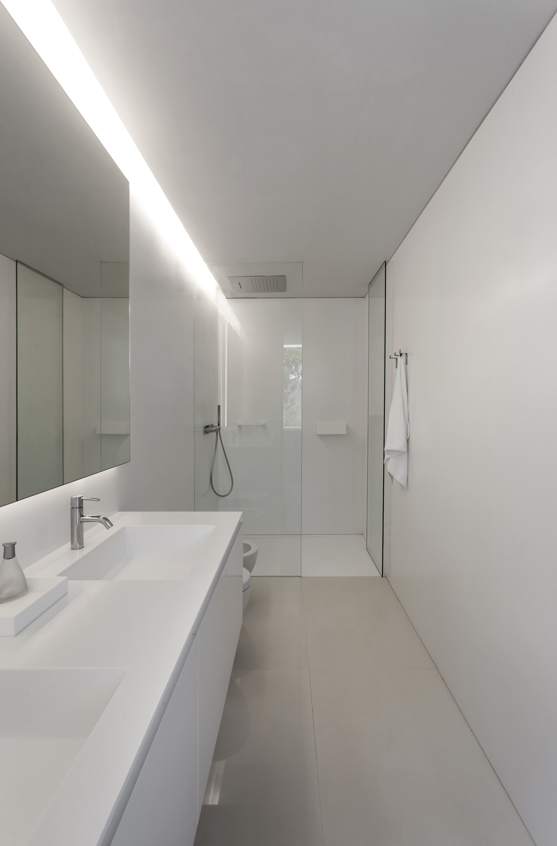 Breeze House by Fran Silvestre Arquitectos