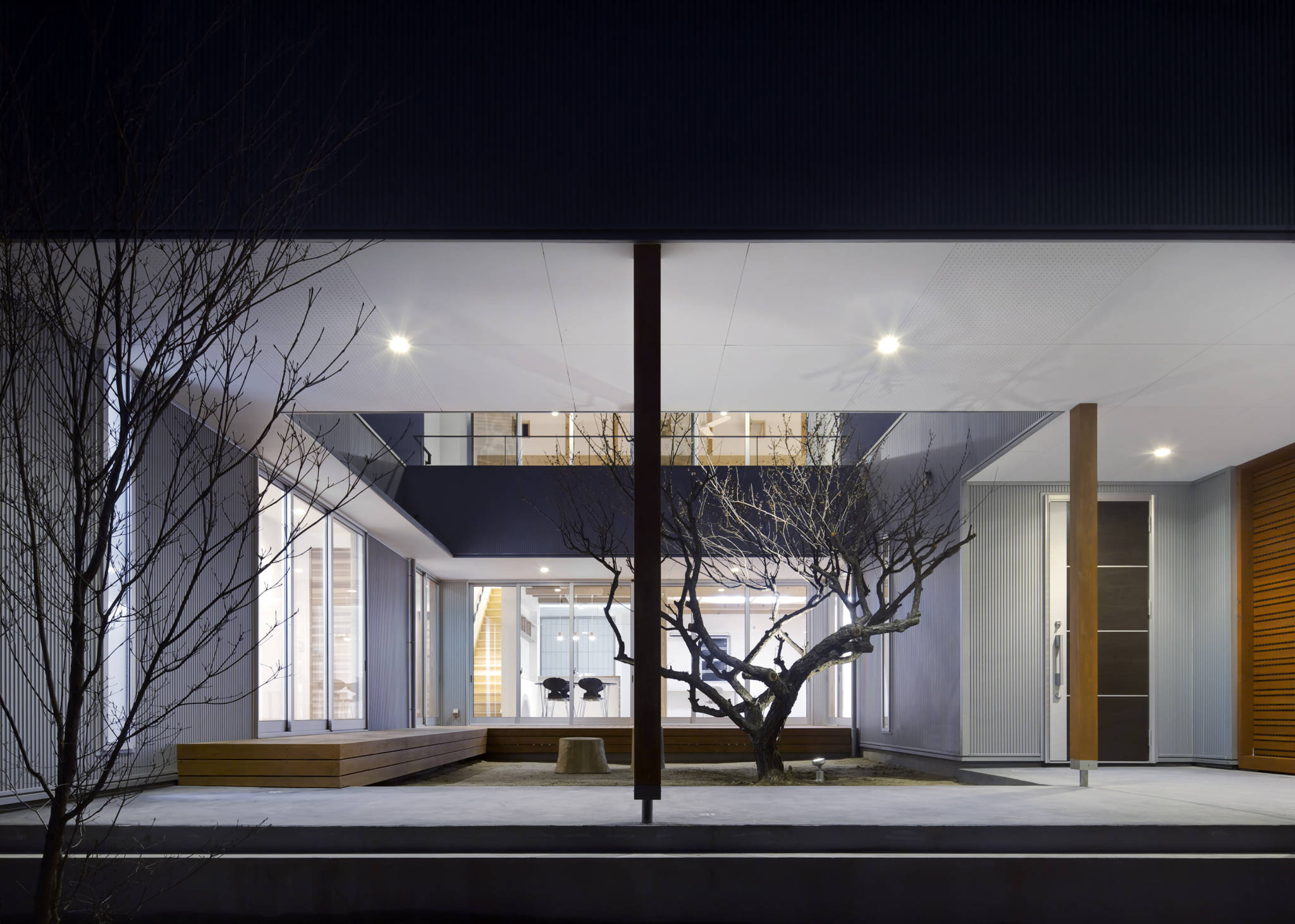 House with a Plum Tree by Arishima Tadao Architects Office