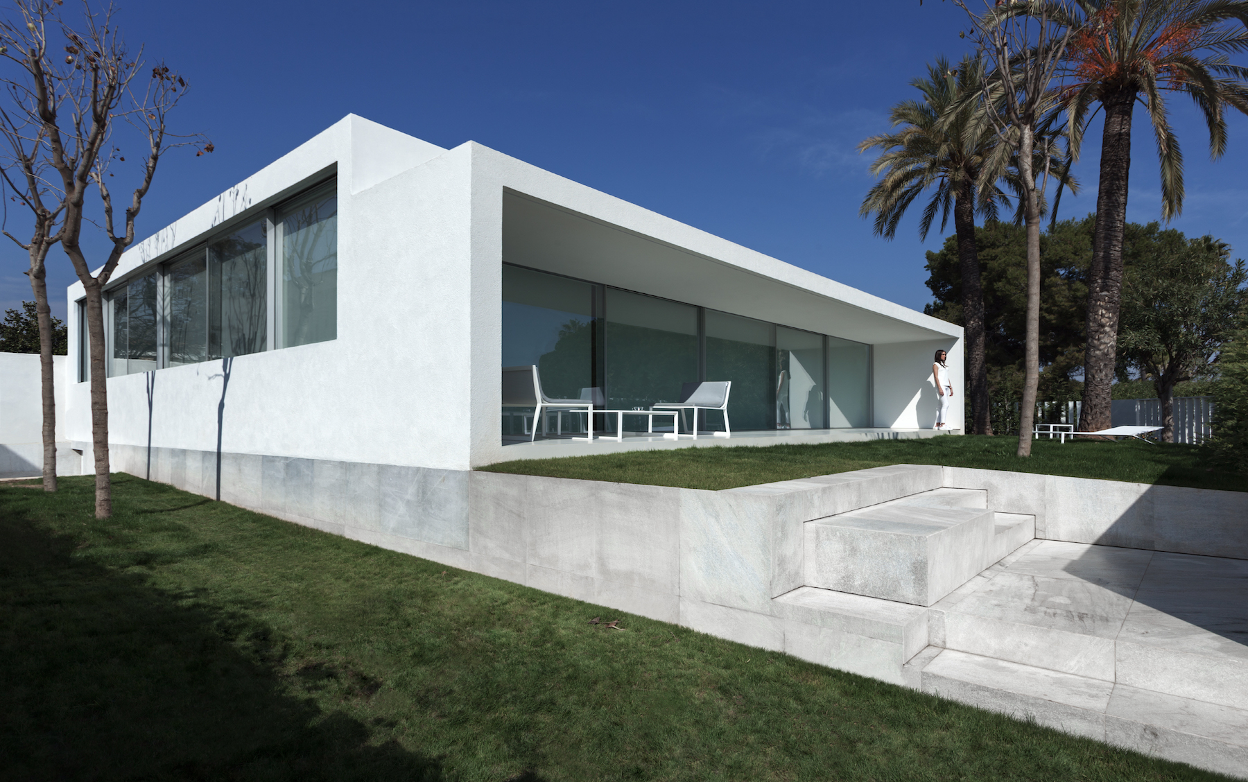 Breeze House by Fran Silvestre Arquitectos