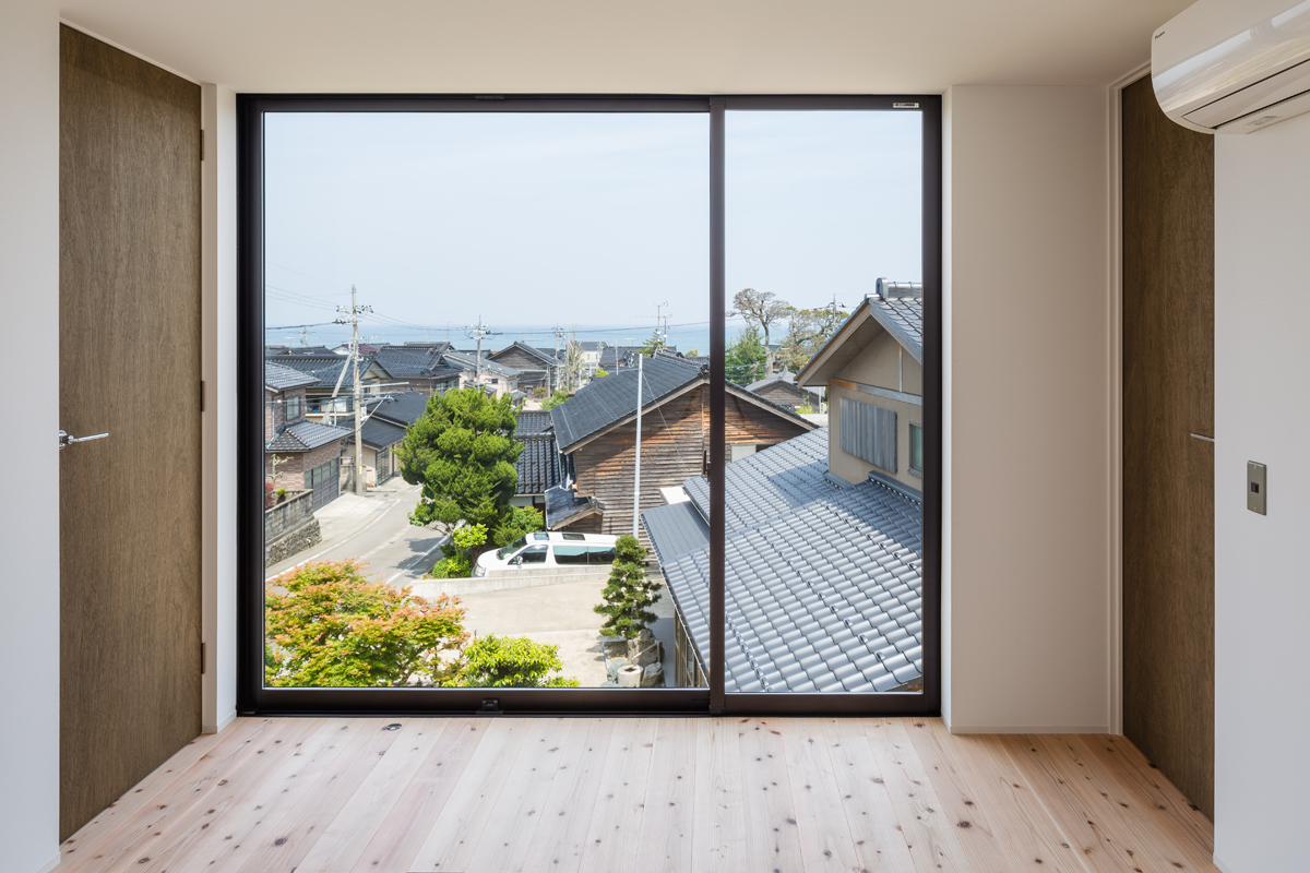 Residence in Sotohisumi by Nakasai Architects
