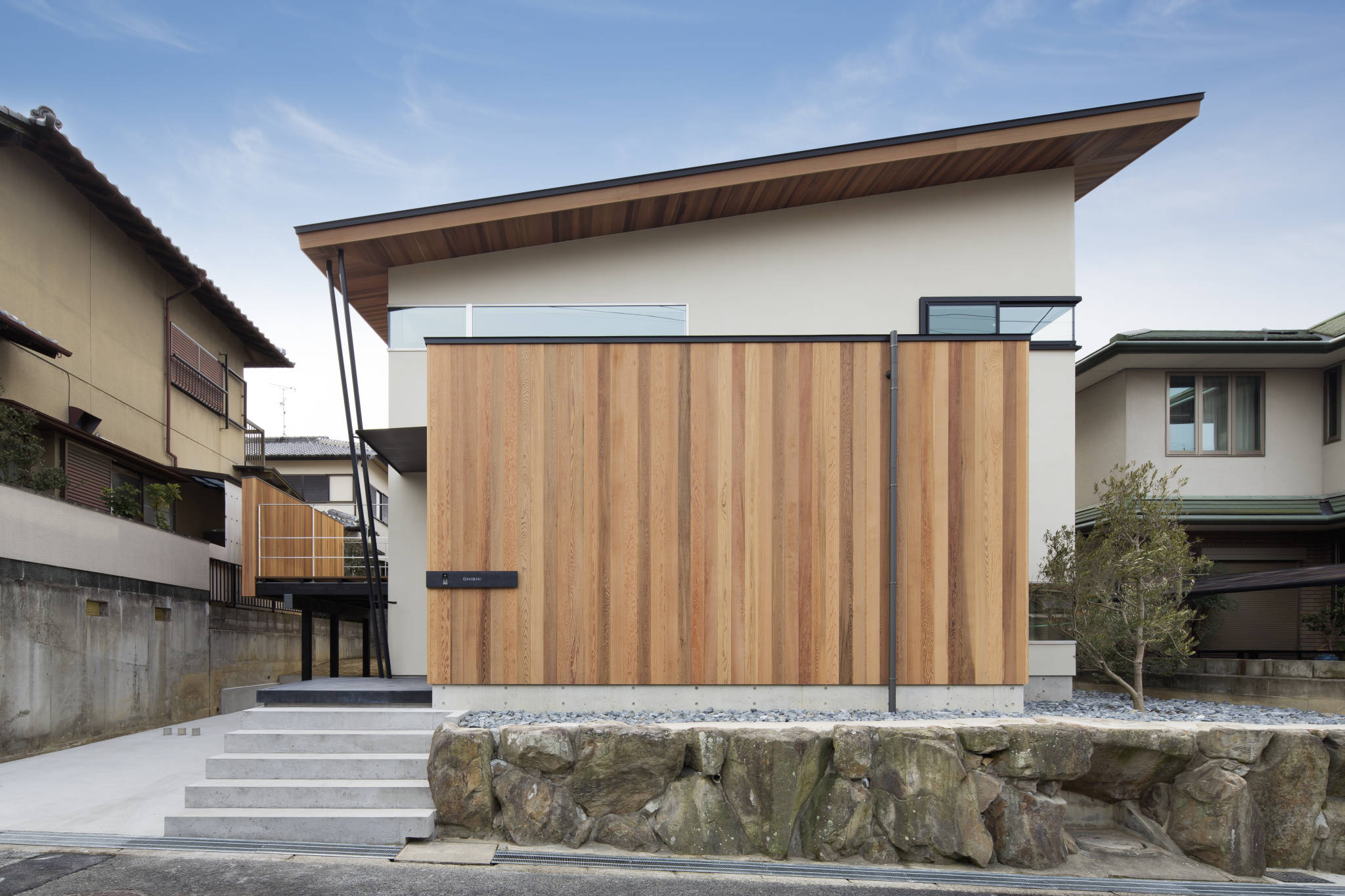 House in Akasakadai by Kumi Inoue Architects