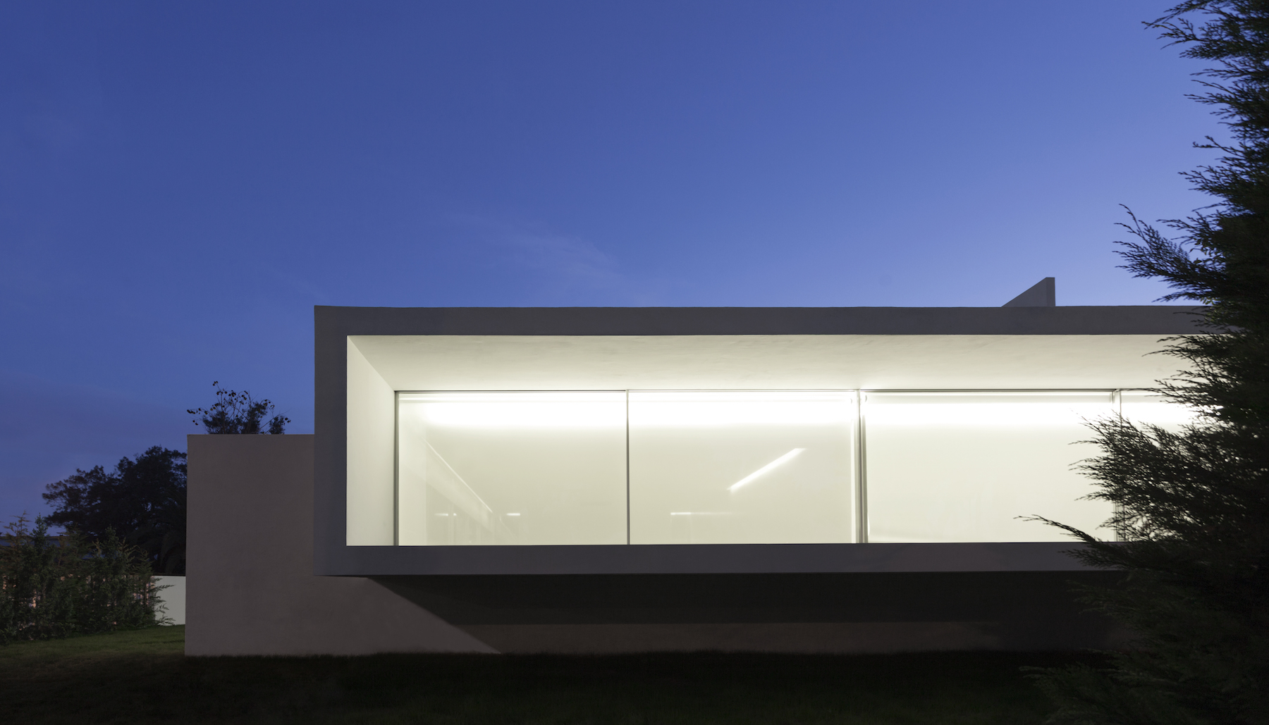 Breeze House by Fran Silvestre Arquitectos