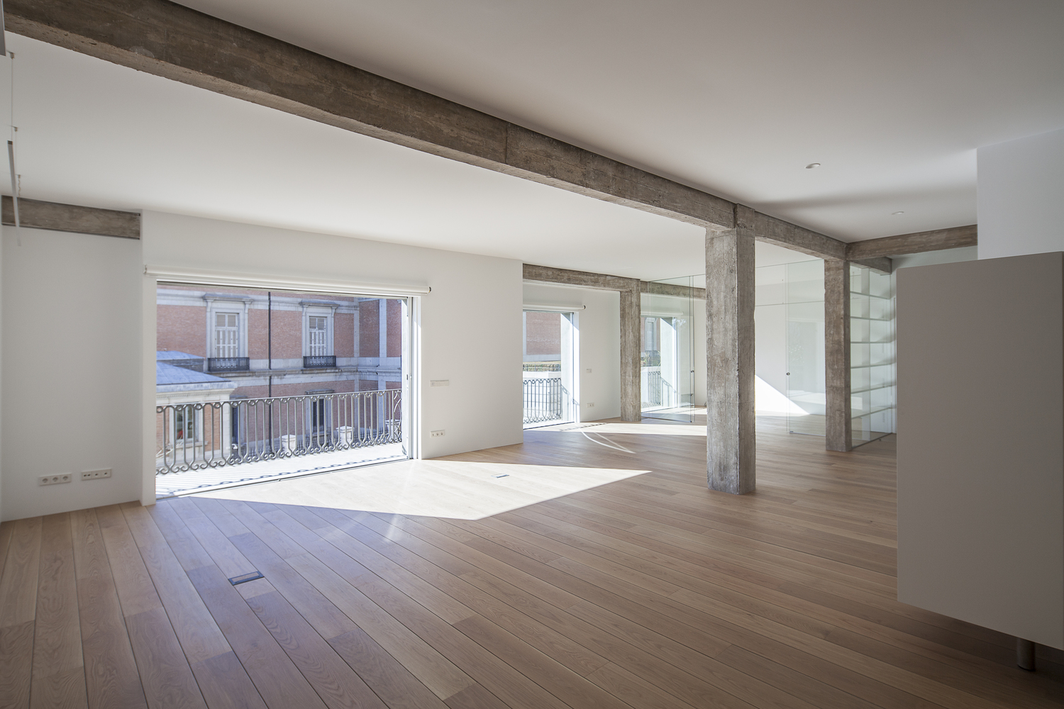 Apartment Renovation in Madrid by Jesús Aparicio Architectural Office