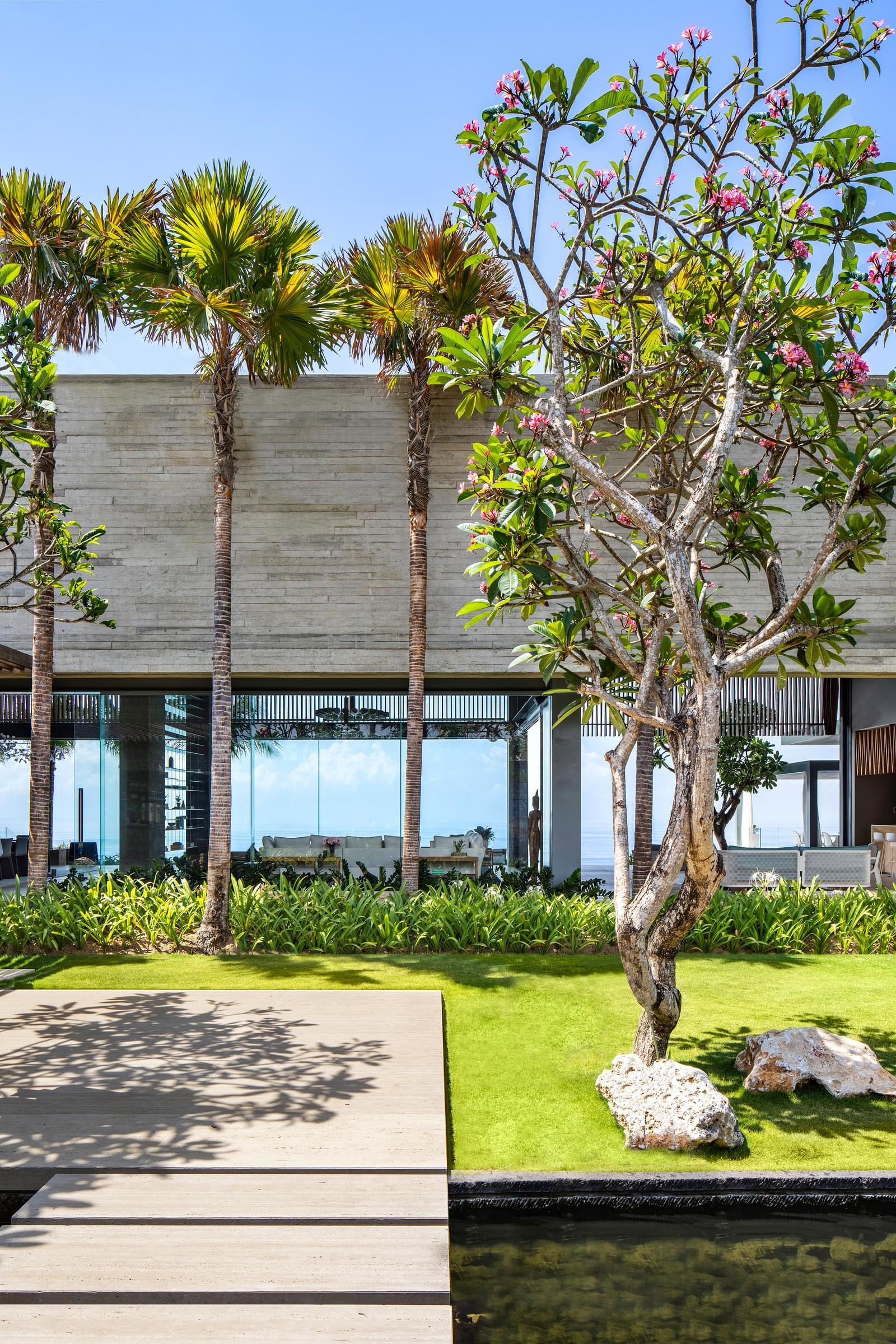 Luxurious villa in Indonesia by SAOTA