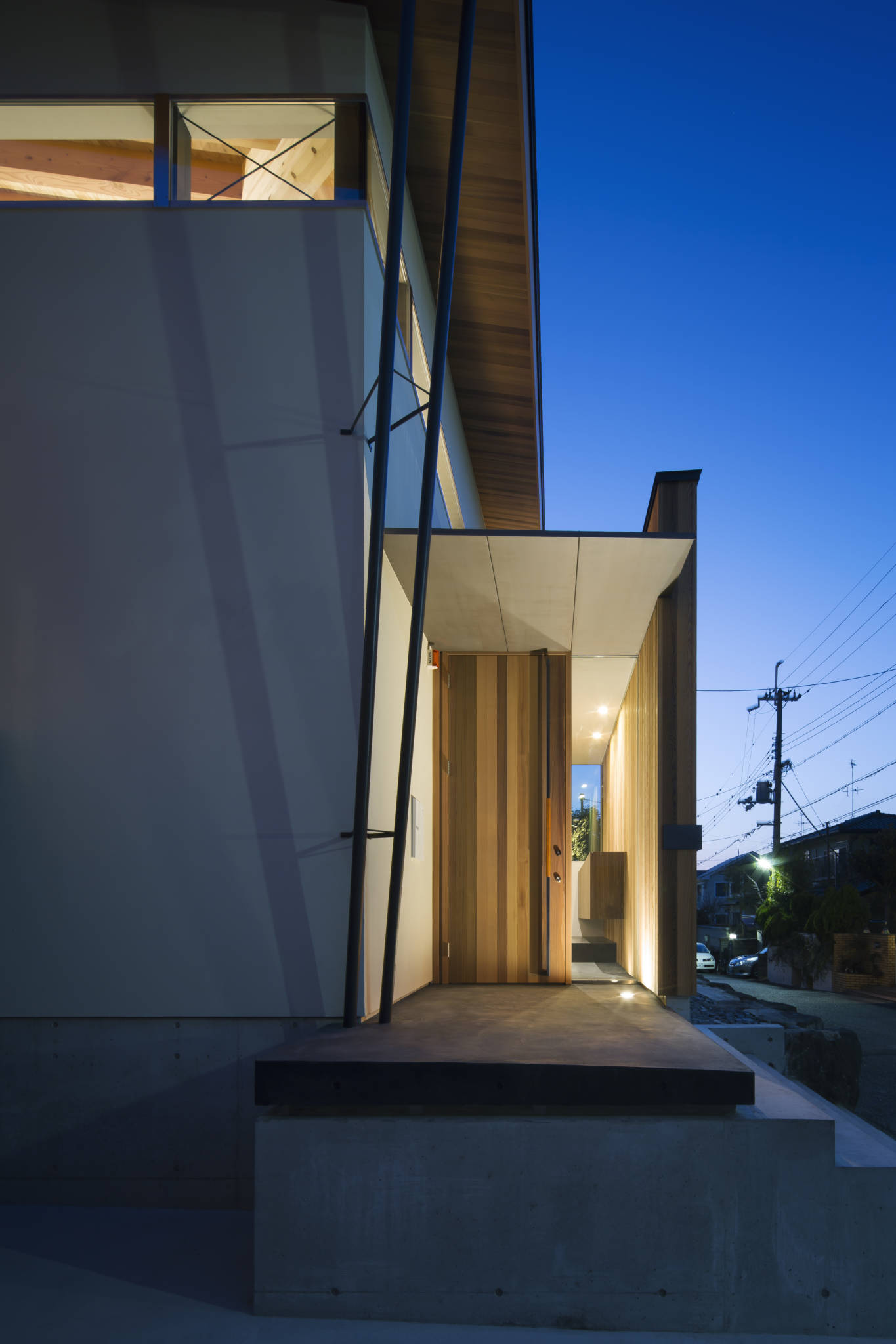 House in Akasakadai by Kumi Inoue Architects
