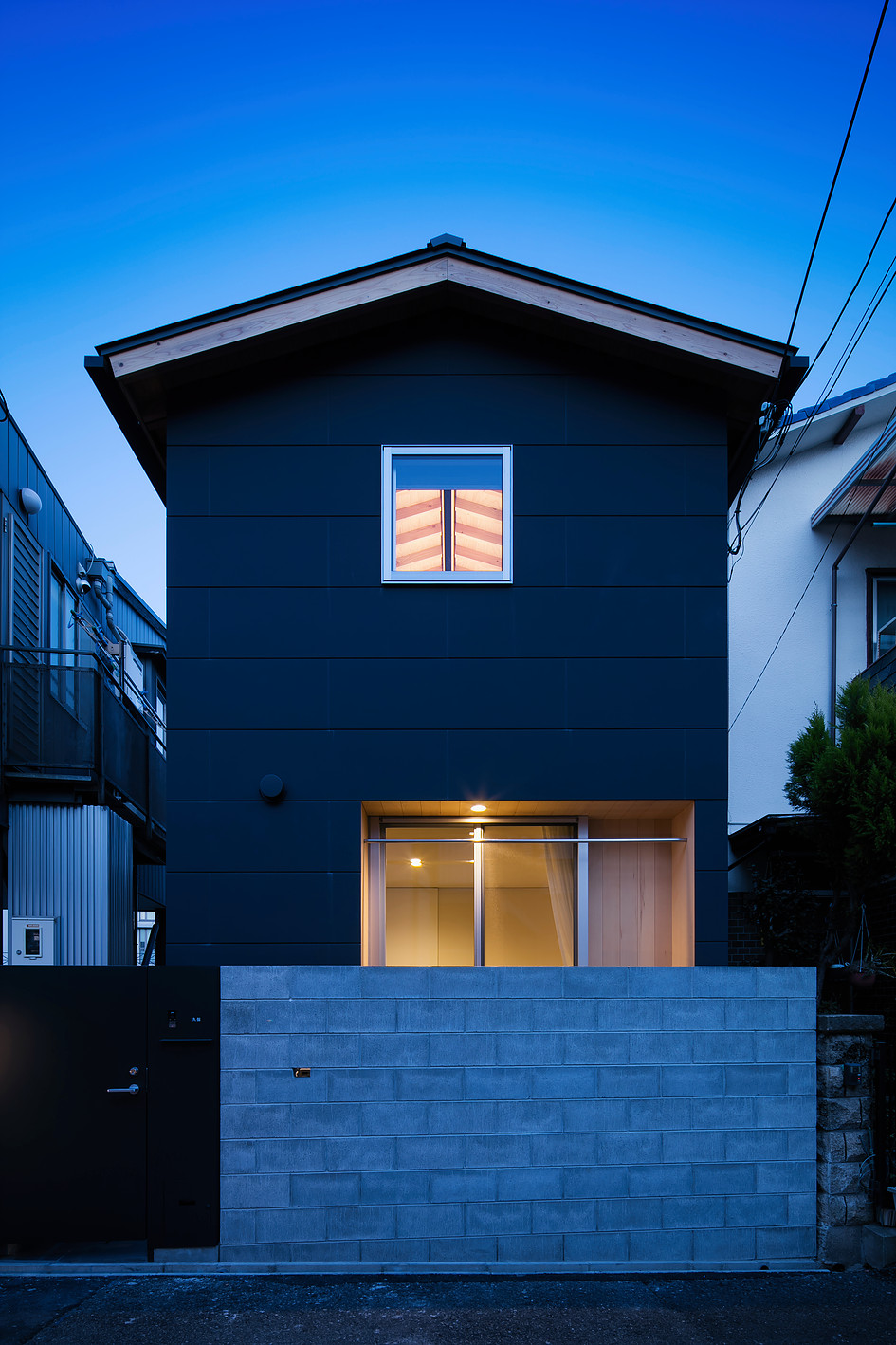 House in Ishibashi by NRM* Architects Office