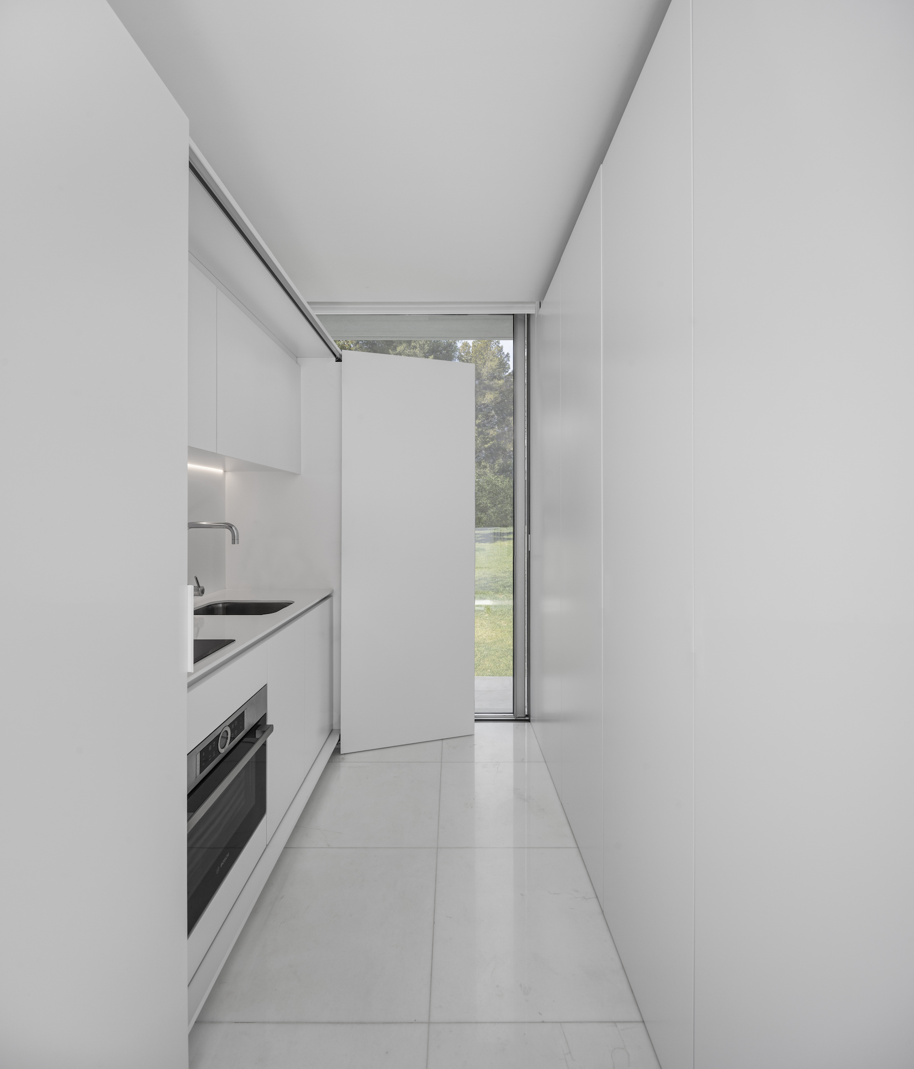 Guest Pavilion by Fran Silvestre Arquitectos