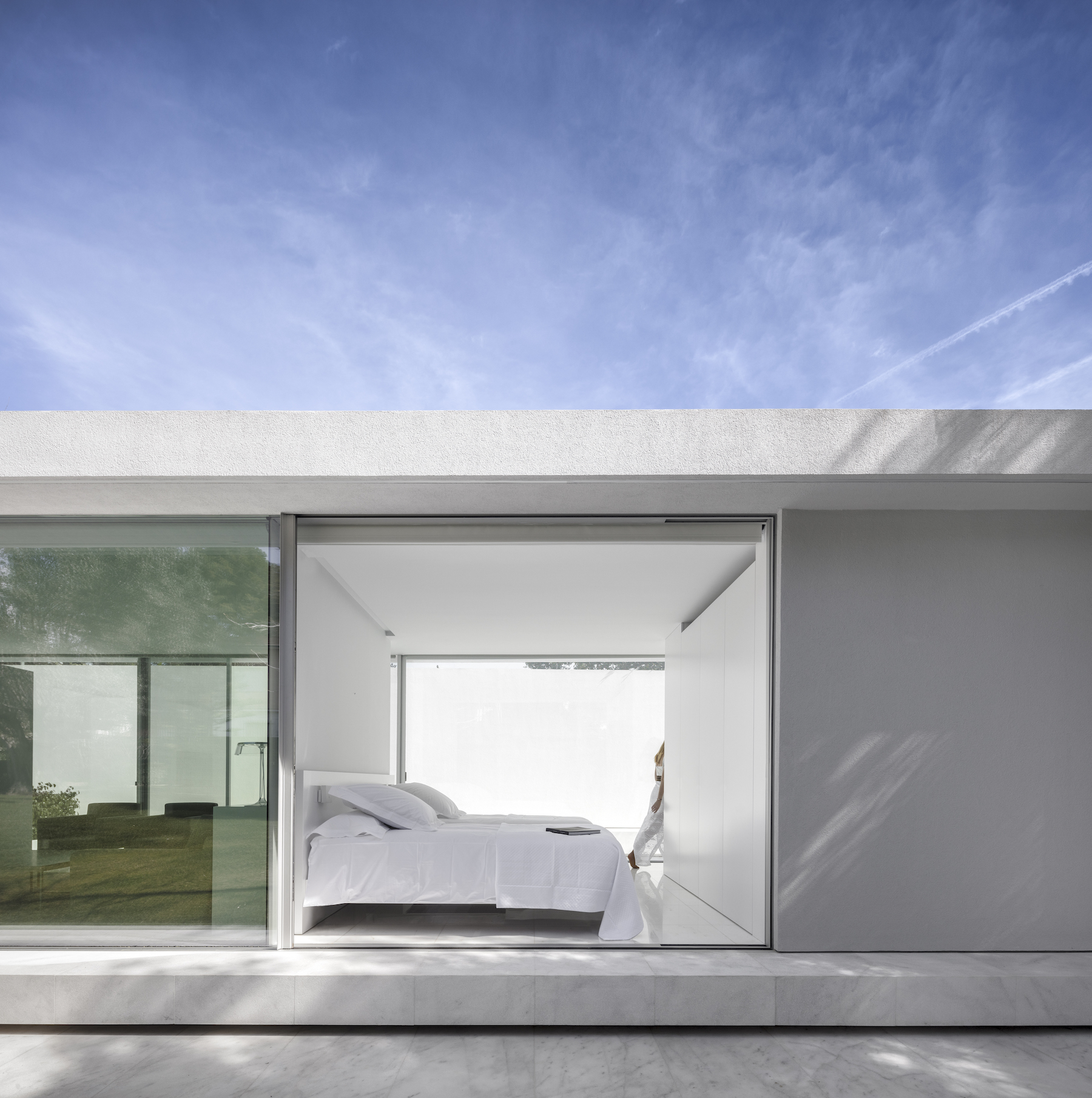 Guest Pavilion by Fran Silvestre Arquitectos