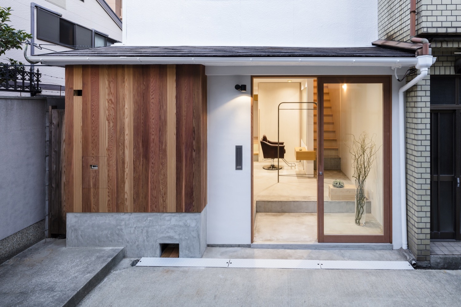 Hair Salon in Nakazaki by Shimpei Oda Architect Office