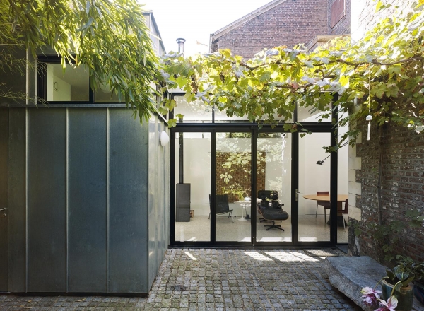 House Wycker Grachtstraat Maastricht by Artesk van Royen Architects