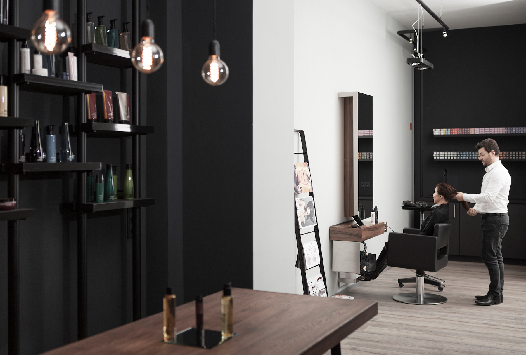 Bailas Contemporary Coiffure by Betty and Betty Design Office