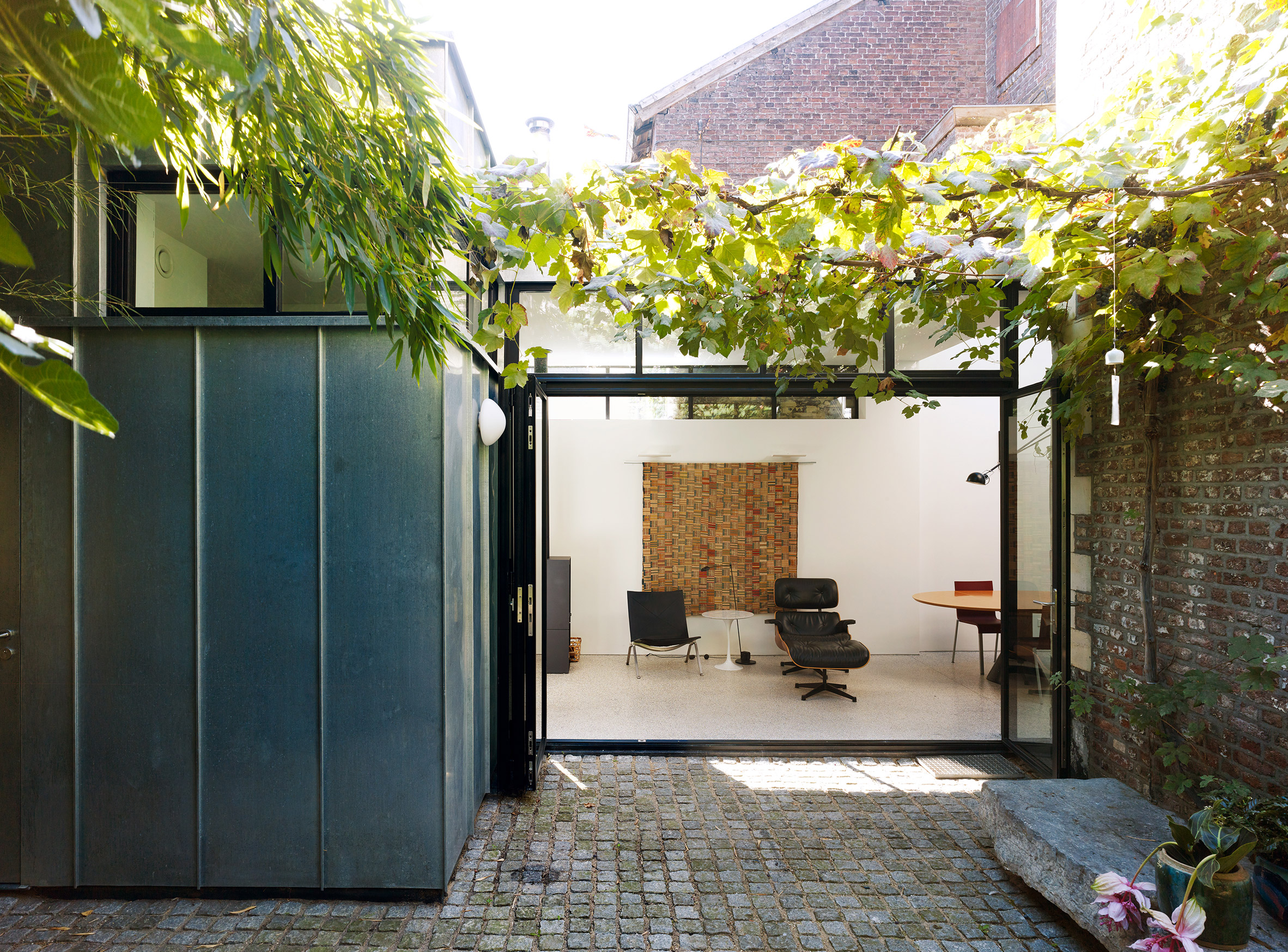 House Wycker Grachtstraat Maastricht by Artesk van Royen Architects