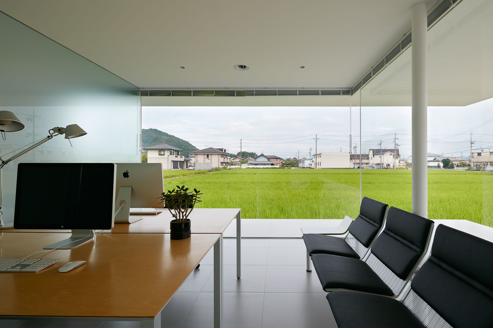 F Residence by Shinichi Ogawa & Associates