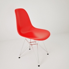 Vitra Eames plastic chair