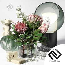 Декоративный набор with a bouquet of proteas