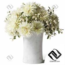 Букеты of white chrysanthemums with sprigs of snowberry
