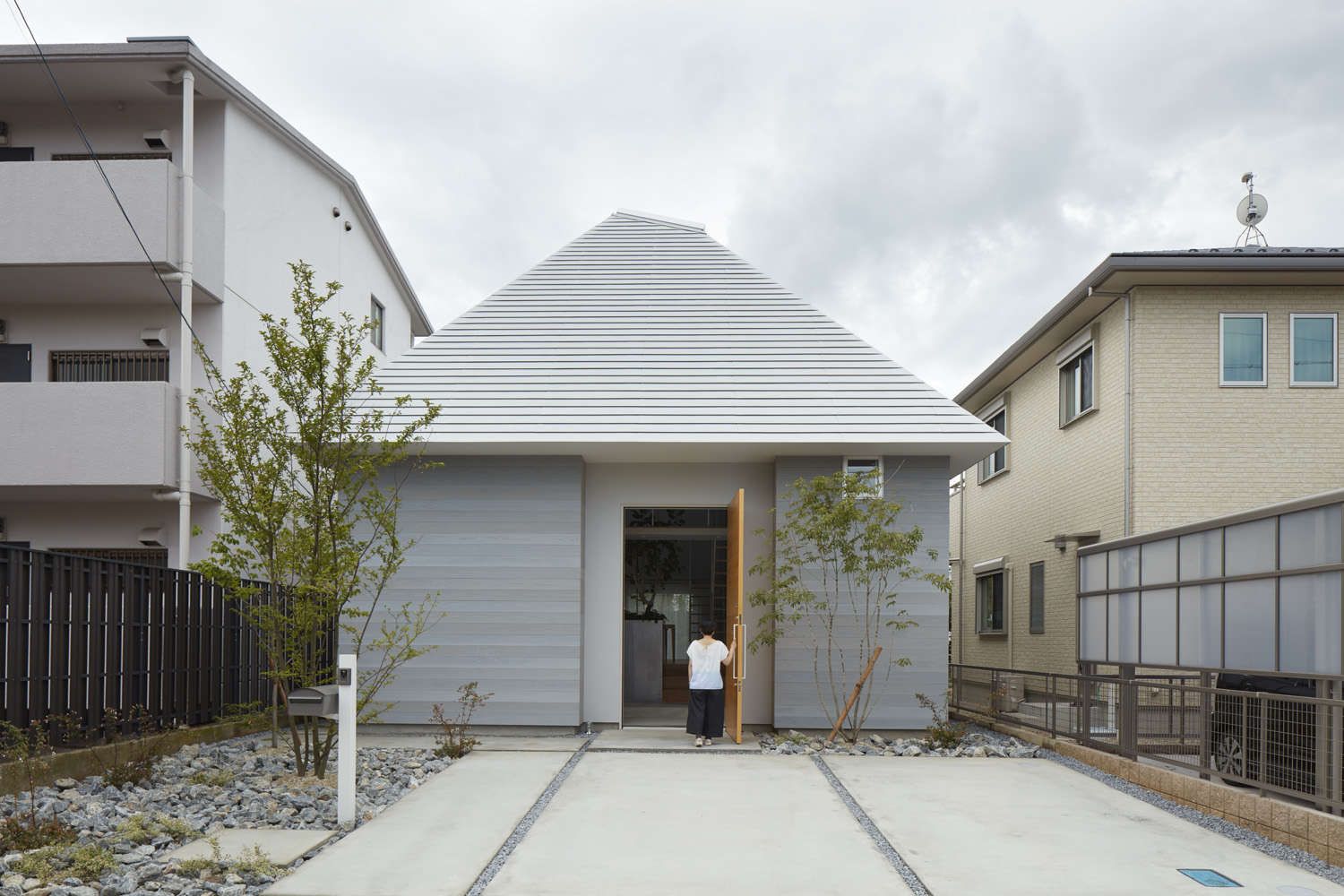 House in Iwakura by Airhouse
