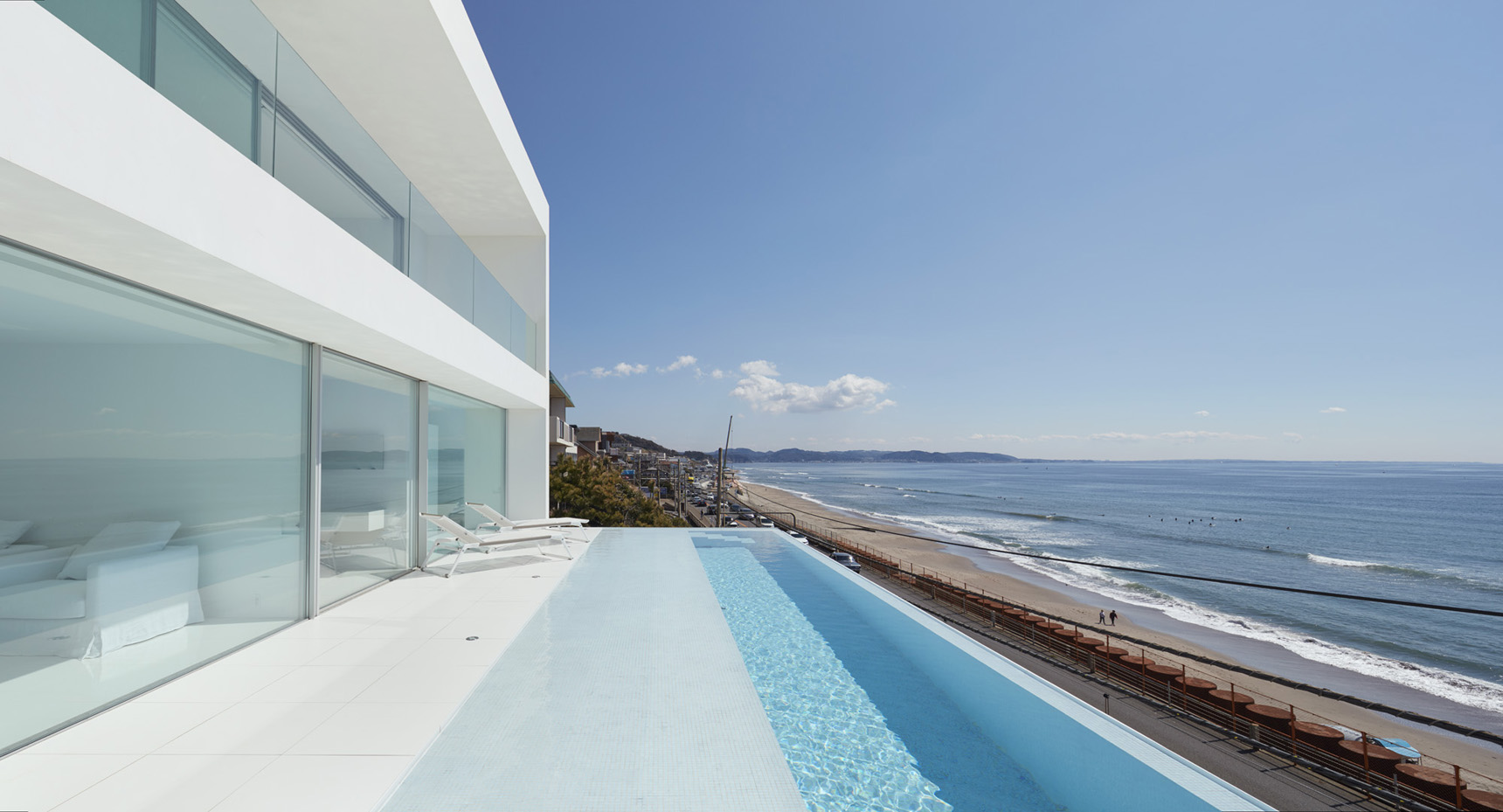 Seaside House by Shinichi Ogawa & Associates