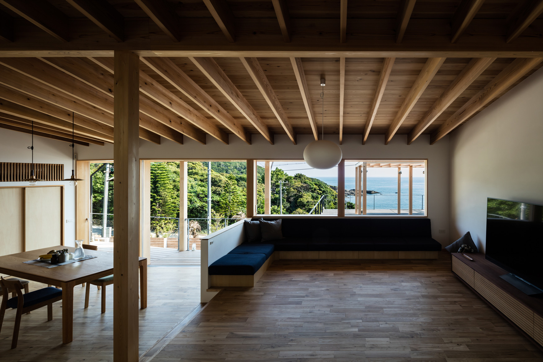 House in Shirahama-cho by Kishimoto Himeno