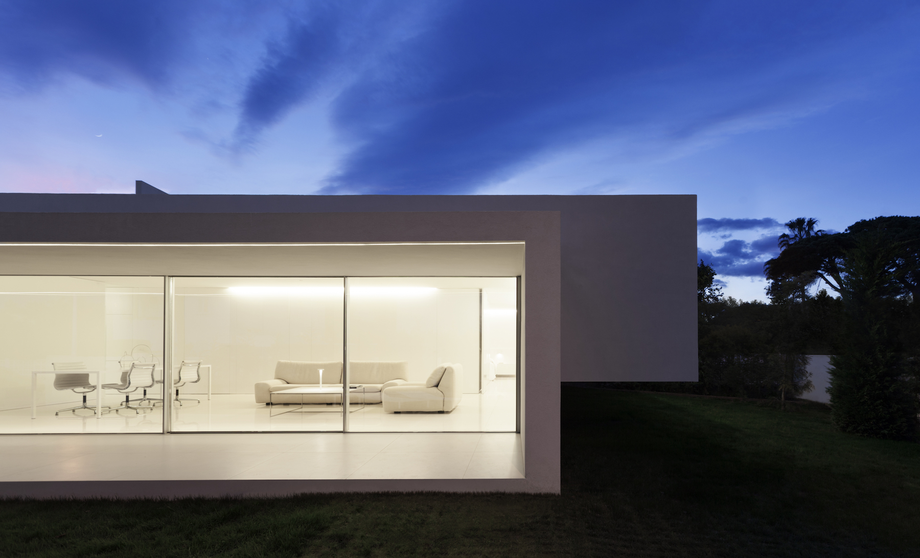 Breeze House by Fran Silvestre Arquitectos