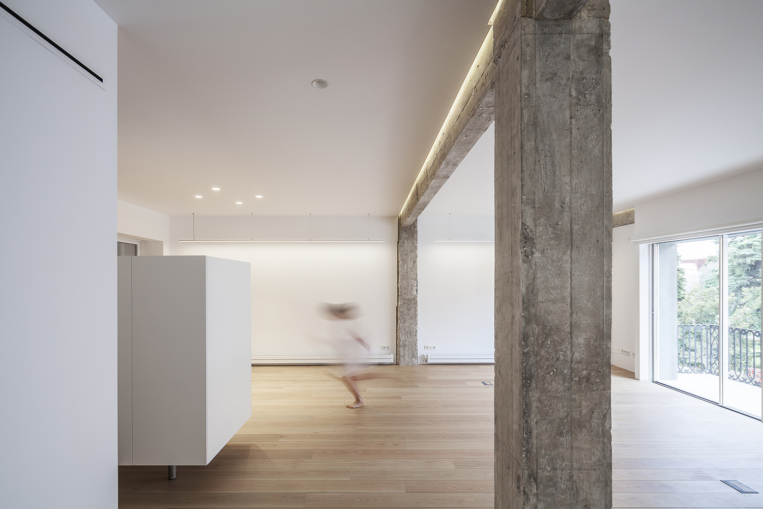 Apartment Renovation in Madrid by Jesús Aparicio Architectural Office