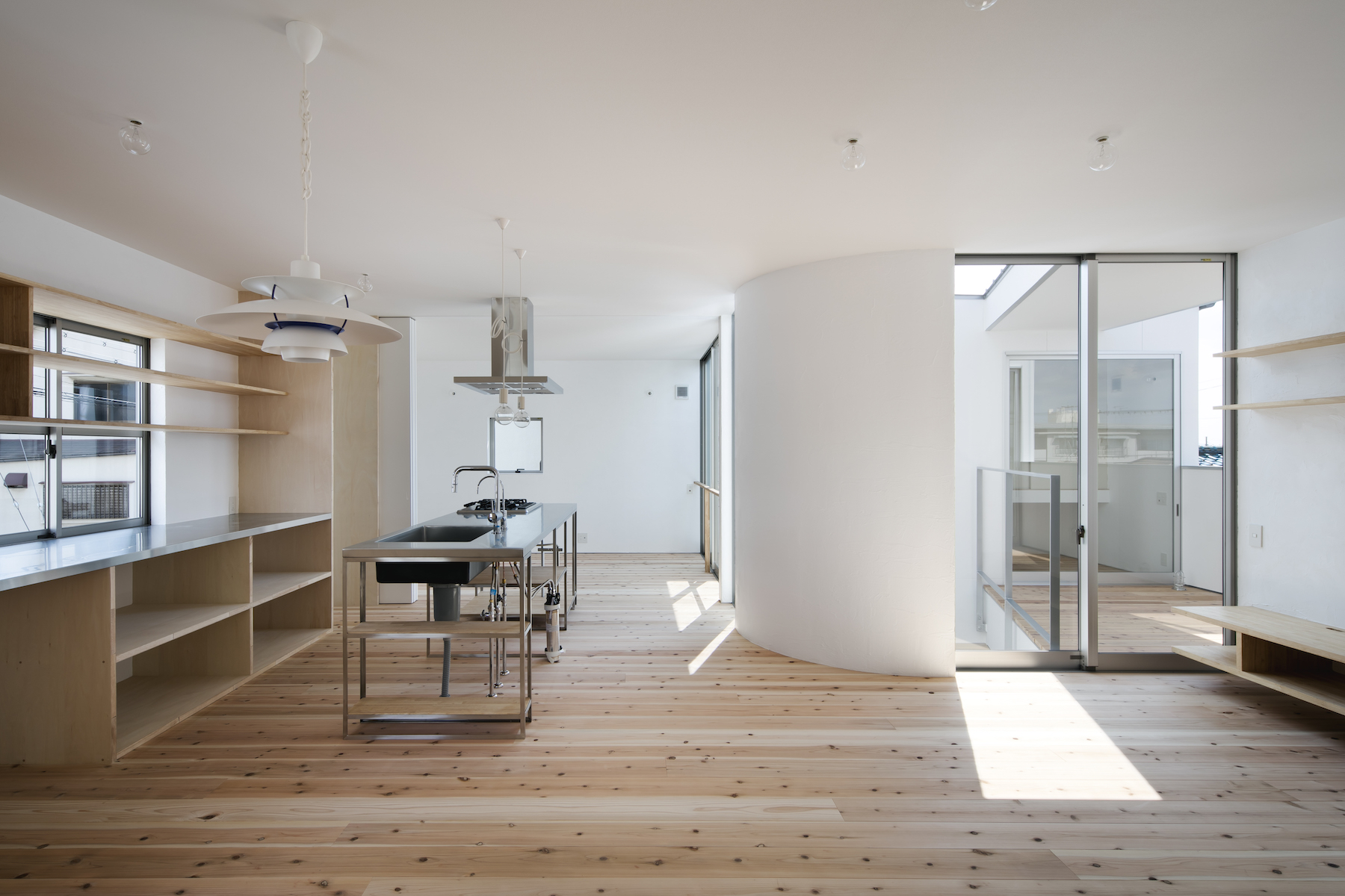 House in Uozumi-cho by Container Design